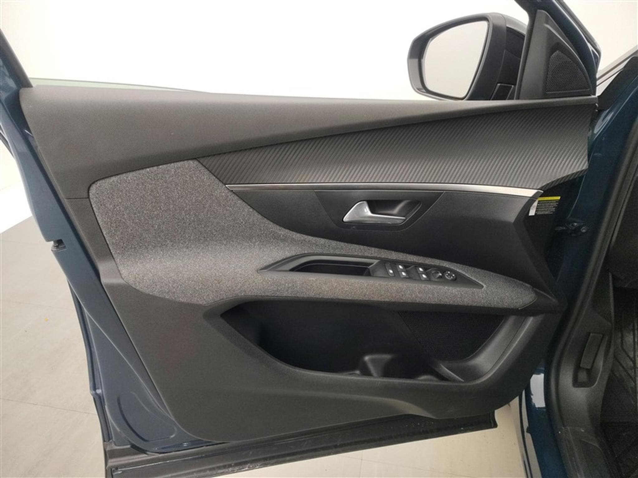 Peugeot 5008 1.2 PureTech 130cv EAT8 Active Pack 7pl. NAVI / FULL LED (2022) - Foto 17