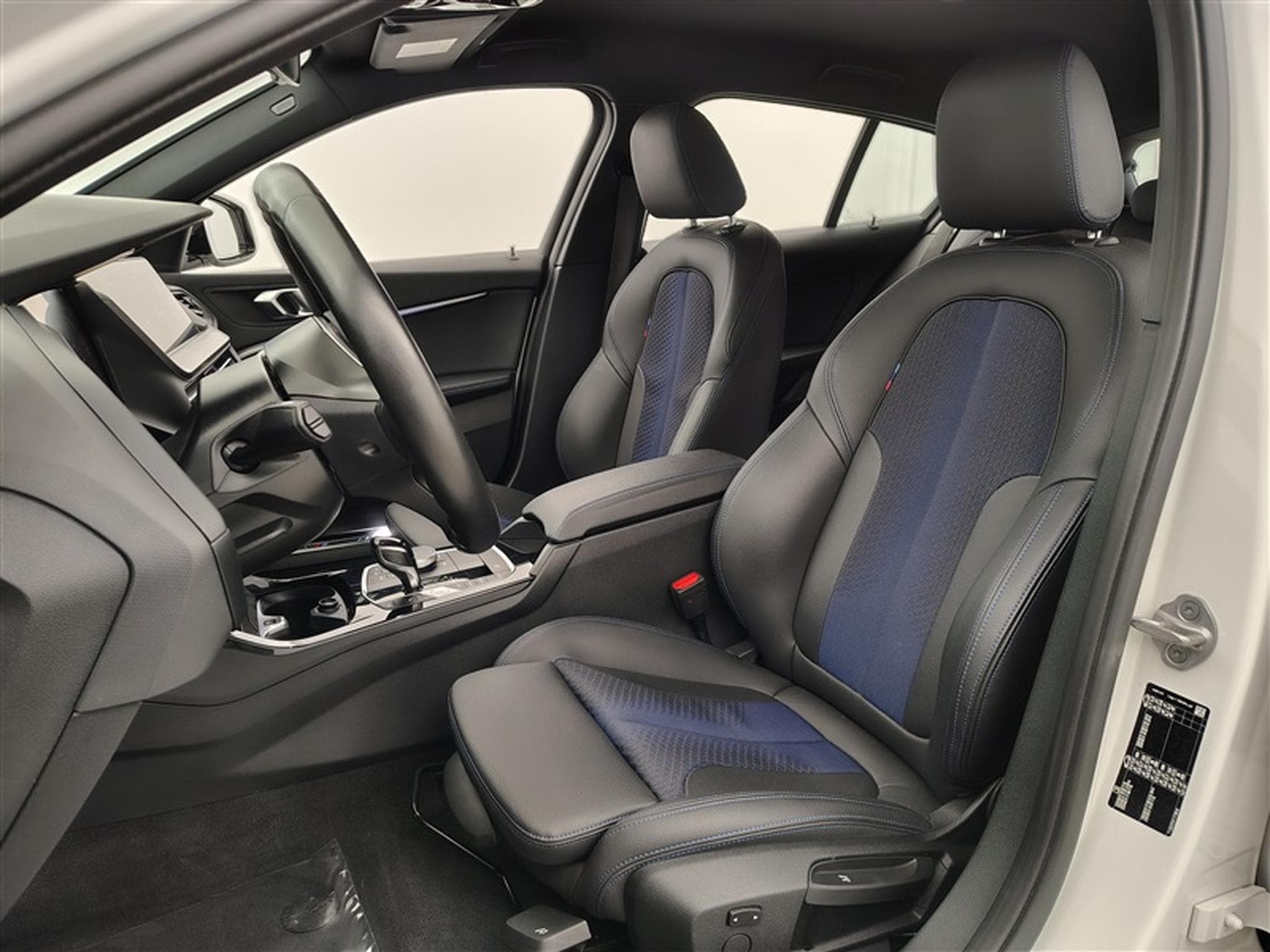 BMW 118 iA Pack M NAVI / FULL LED / S-CUIR (2024) - Foto 7