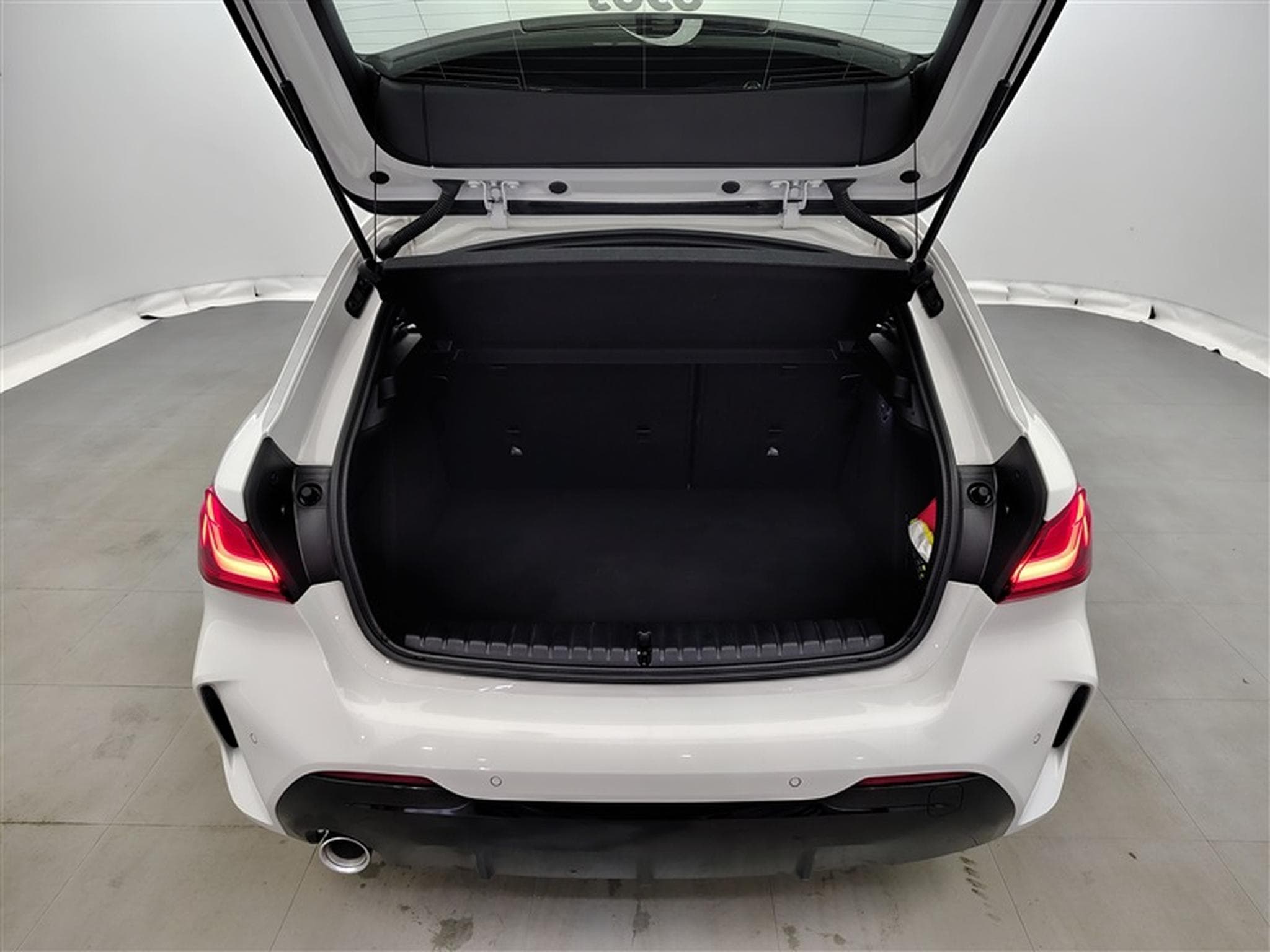 BMW 118 iA Pack M NAVI / FULL LED / S-CUIR (2024) - Foto 14