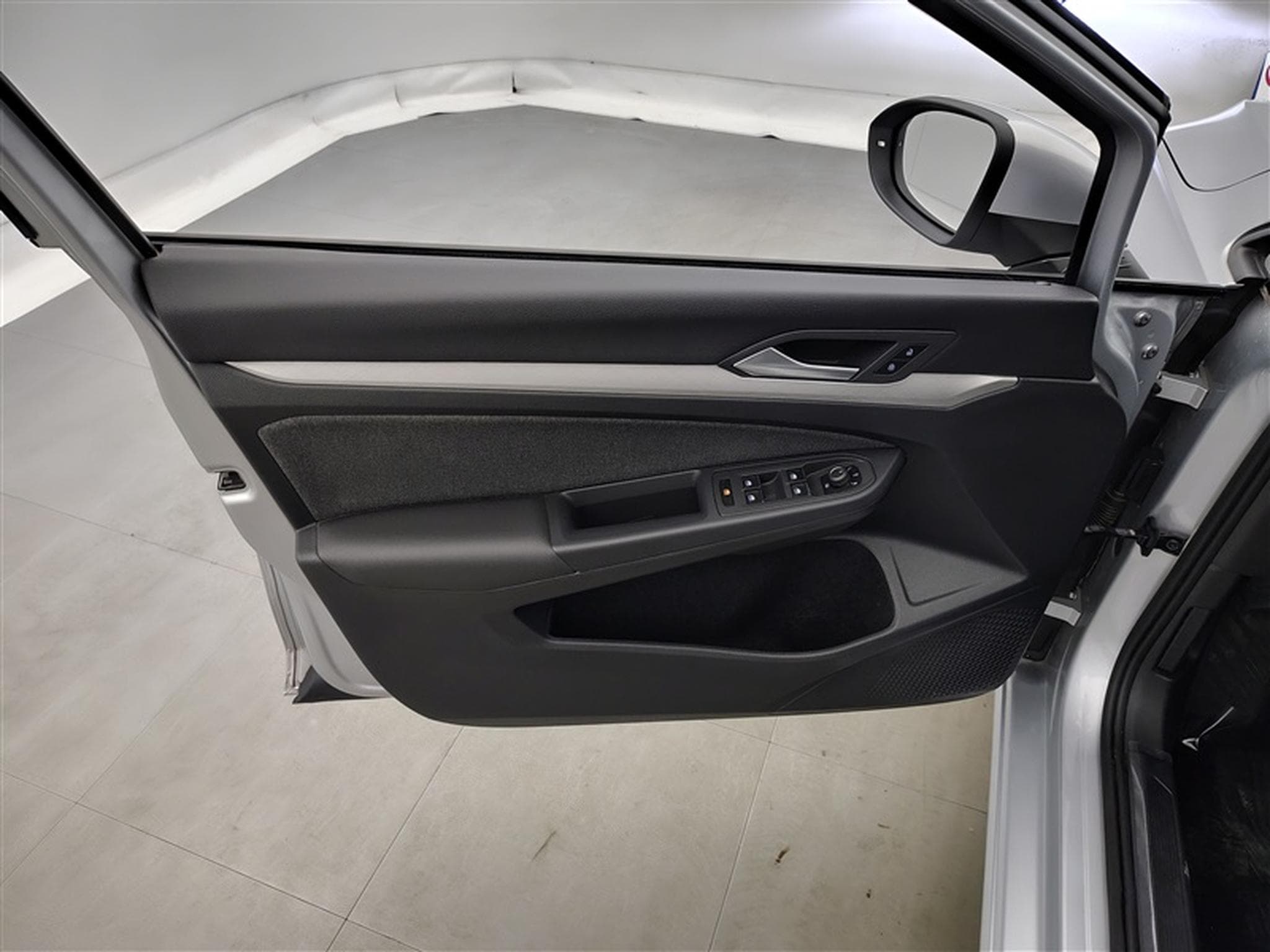 VW Golf Golf SW 1.0 TSI Life Business OPF (2022) - Foto 17