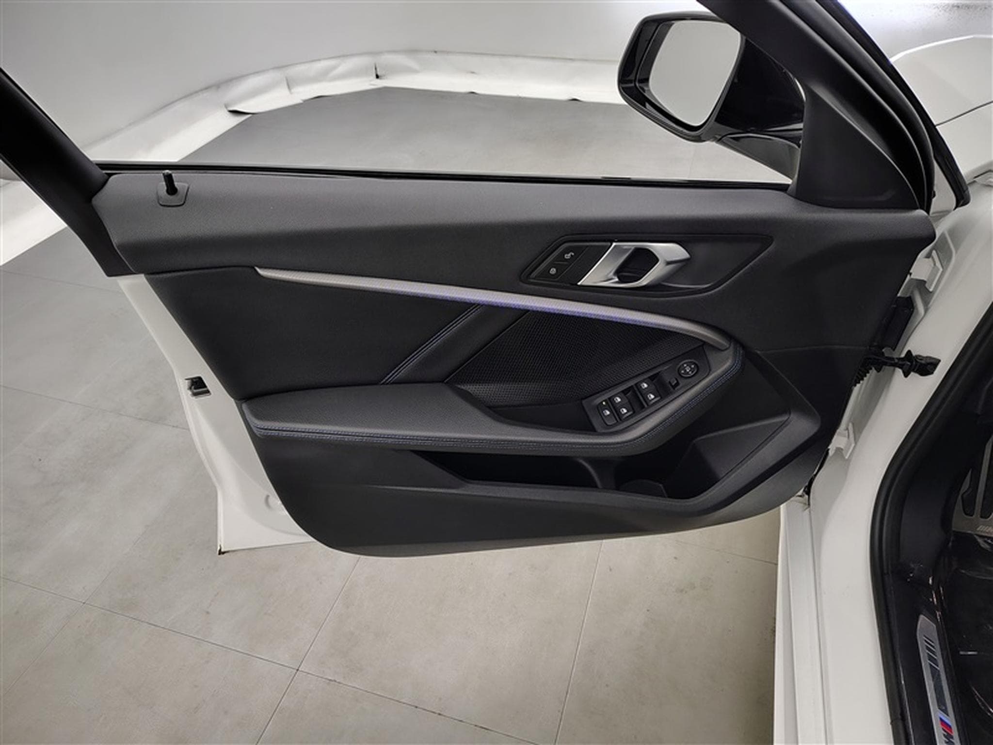 BMW 118 iA Pack M NAVI / FULL LED / S-CUIR (2024) - Foto 17