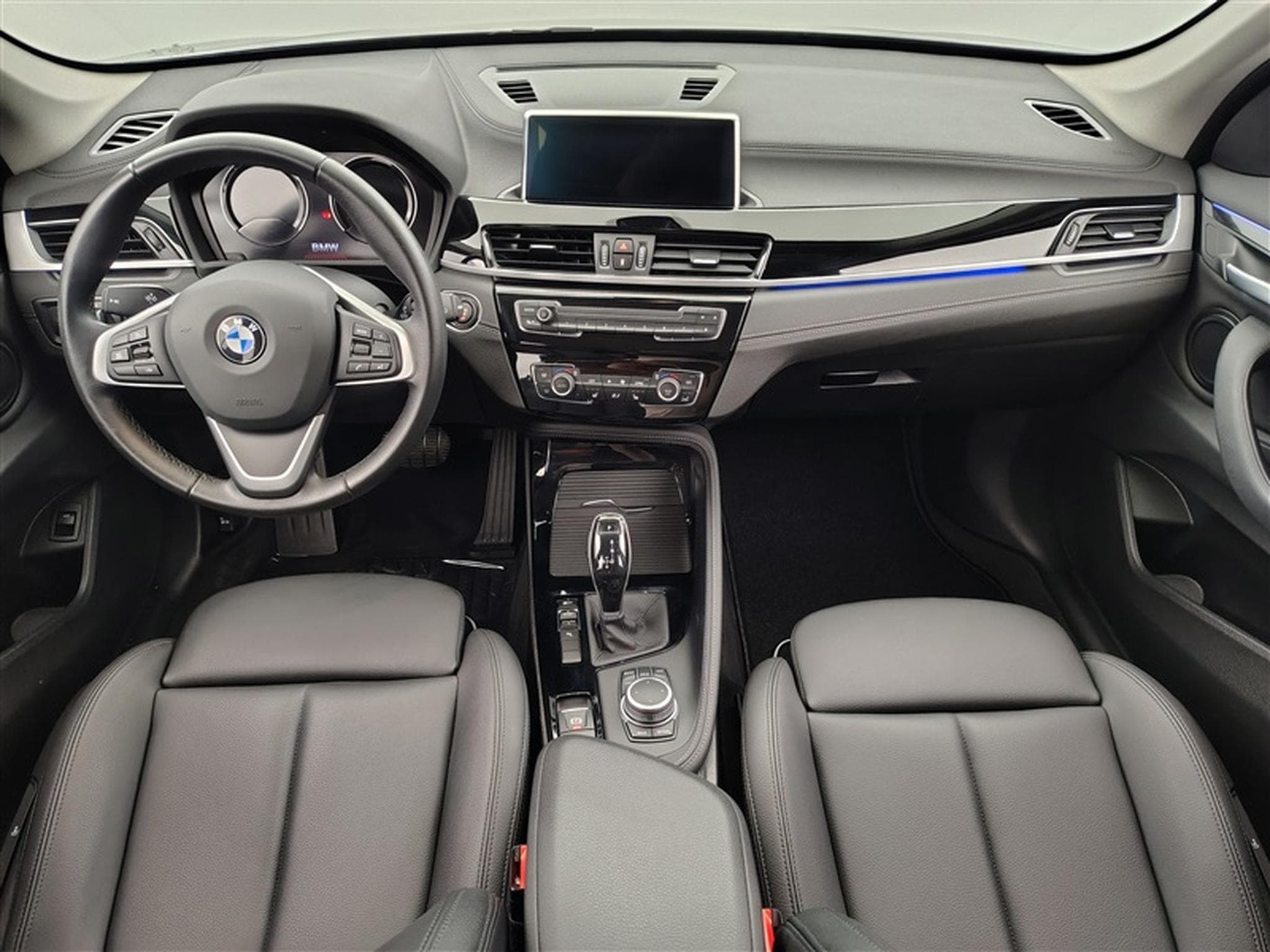 BMW X1 2.0 dAS sDrive20 NAVI / CUIR SPORT / FULL LED (2022) - Photo 8