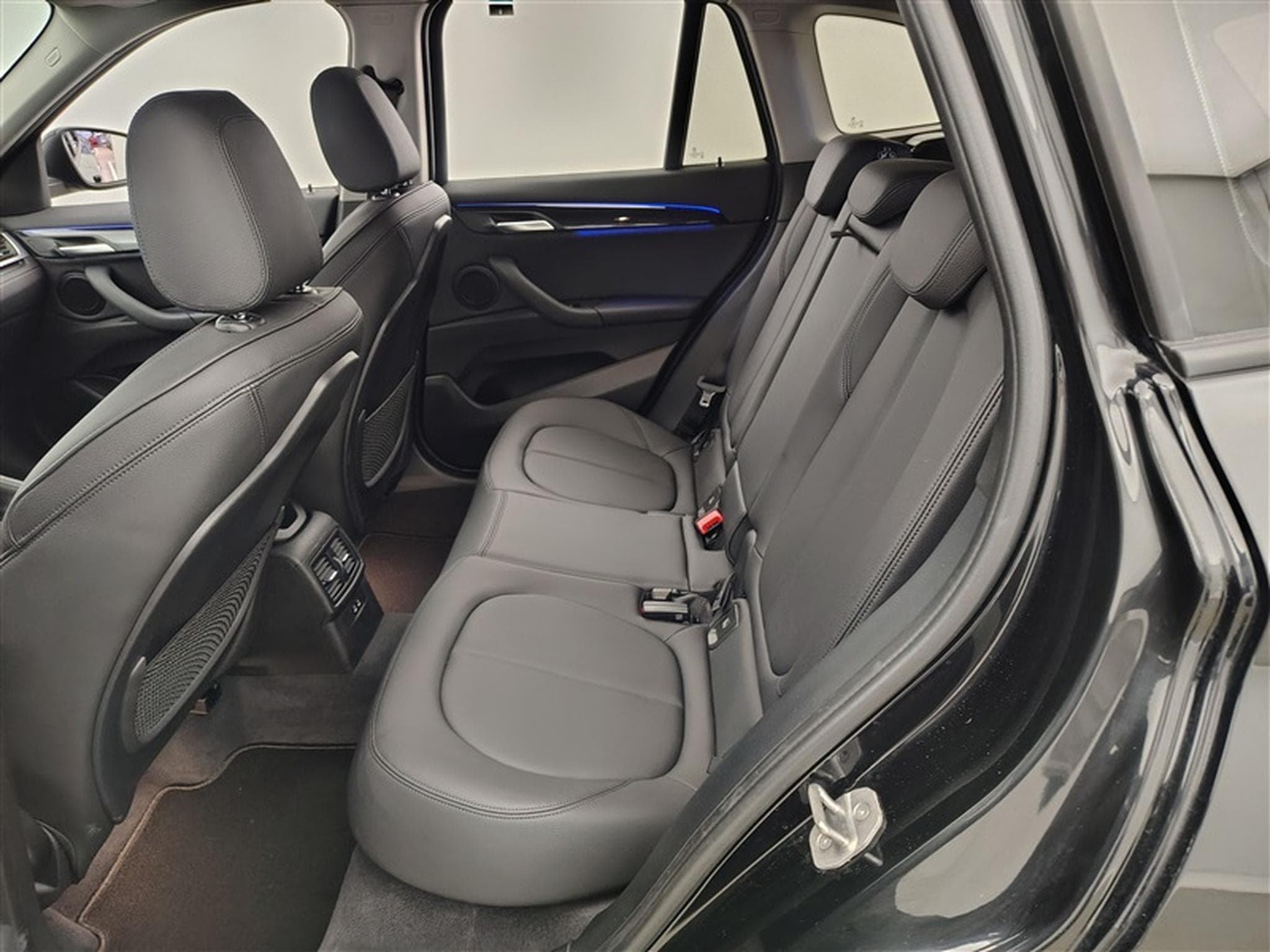 BMW X1 2.0 dAS sDrive20 NAVI / CUIR SPORT / FULL LED (2022) - Photo 13