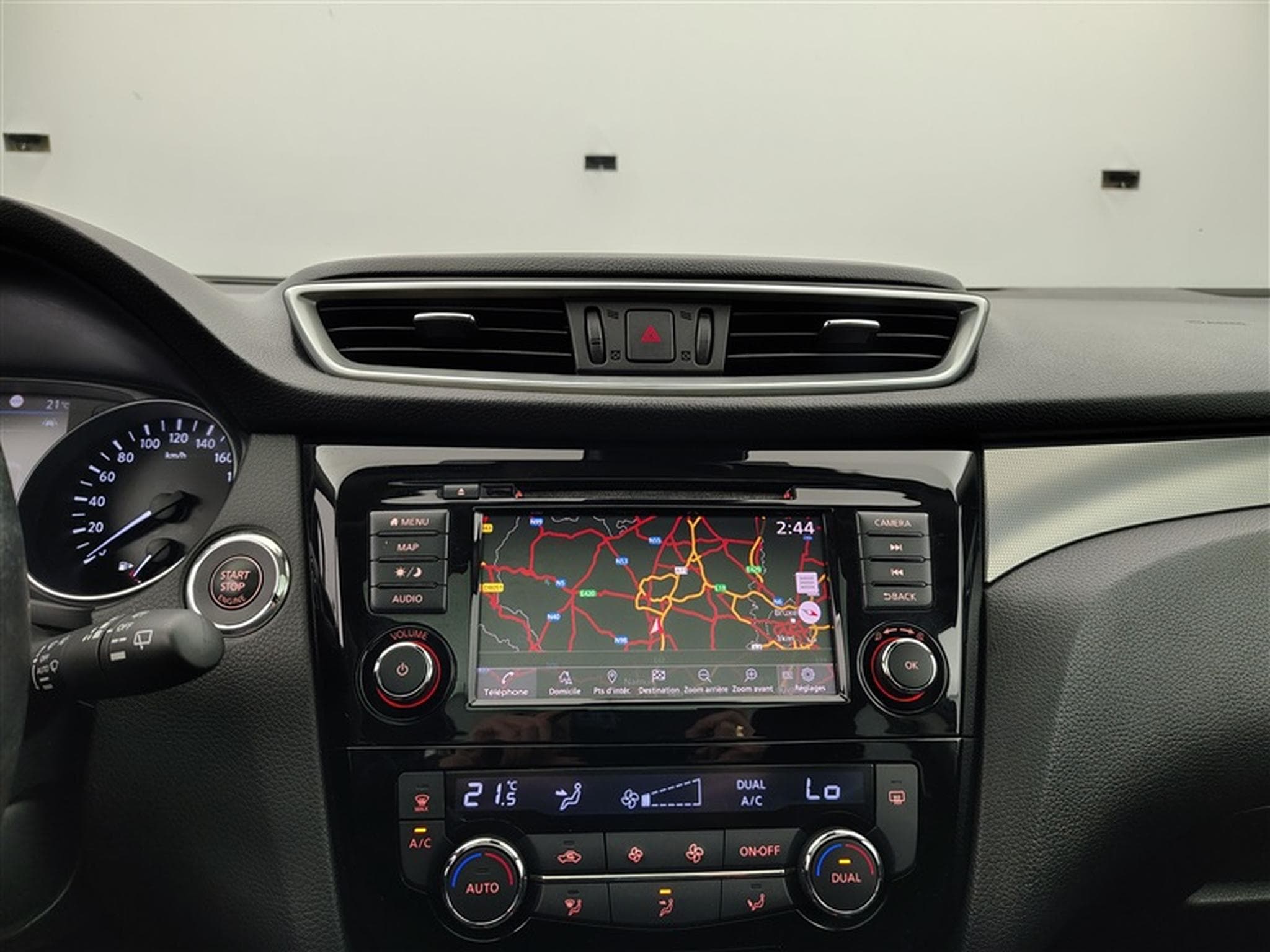 Nissan Qashqai 1.3 DIG-T N-Connecta NAVI / TOIT PANO / CAMERA (2019) - Foto 11