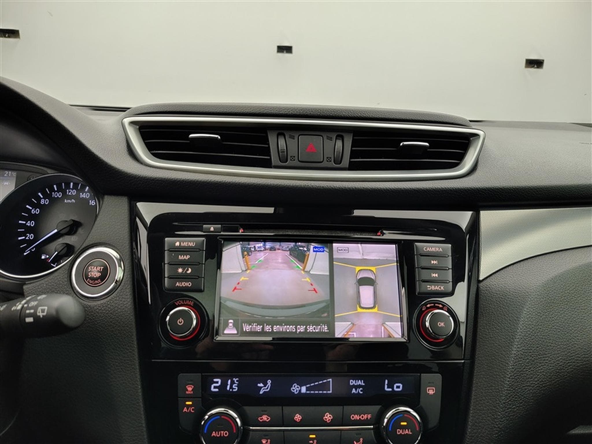 Nissan Qashqai 1.3 DIG-T N-Connecta NAVI / TOIT PANO / CAMERA (2019) - Foto 17