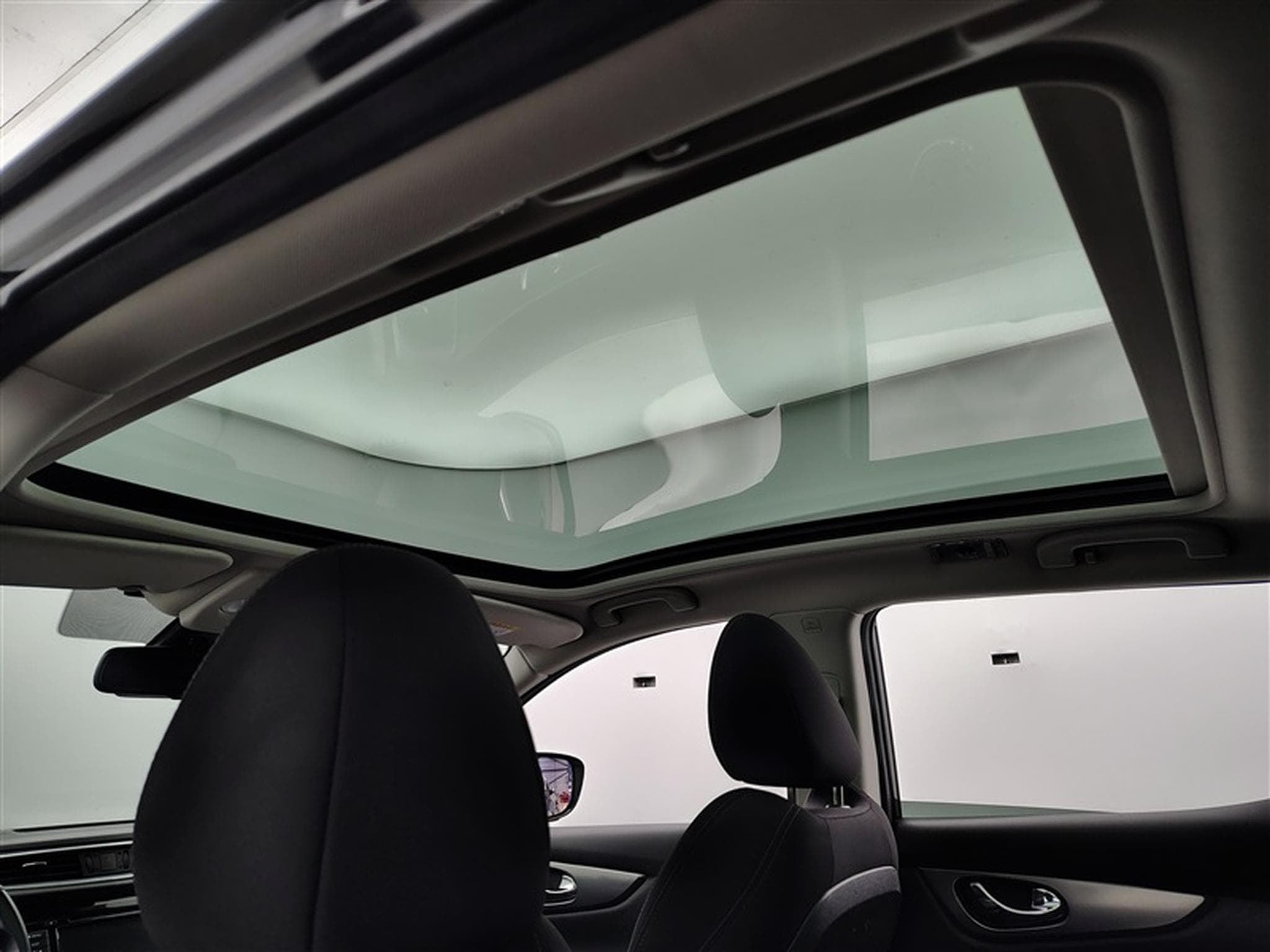 Nissan Qashqai 1.3 DIG-T N-Connecta NAVI / TOIT PANO / CAMERA (2019) - Foto 18