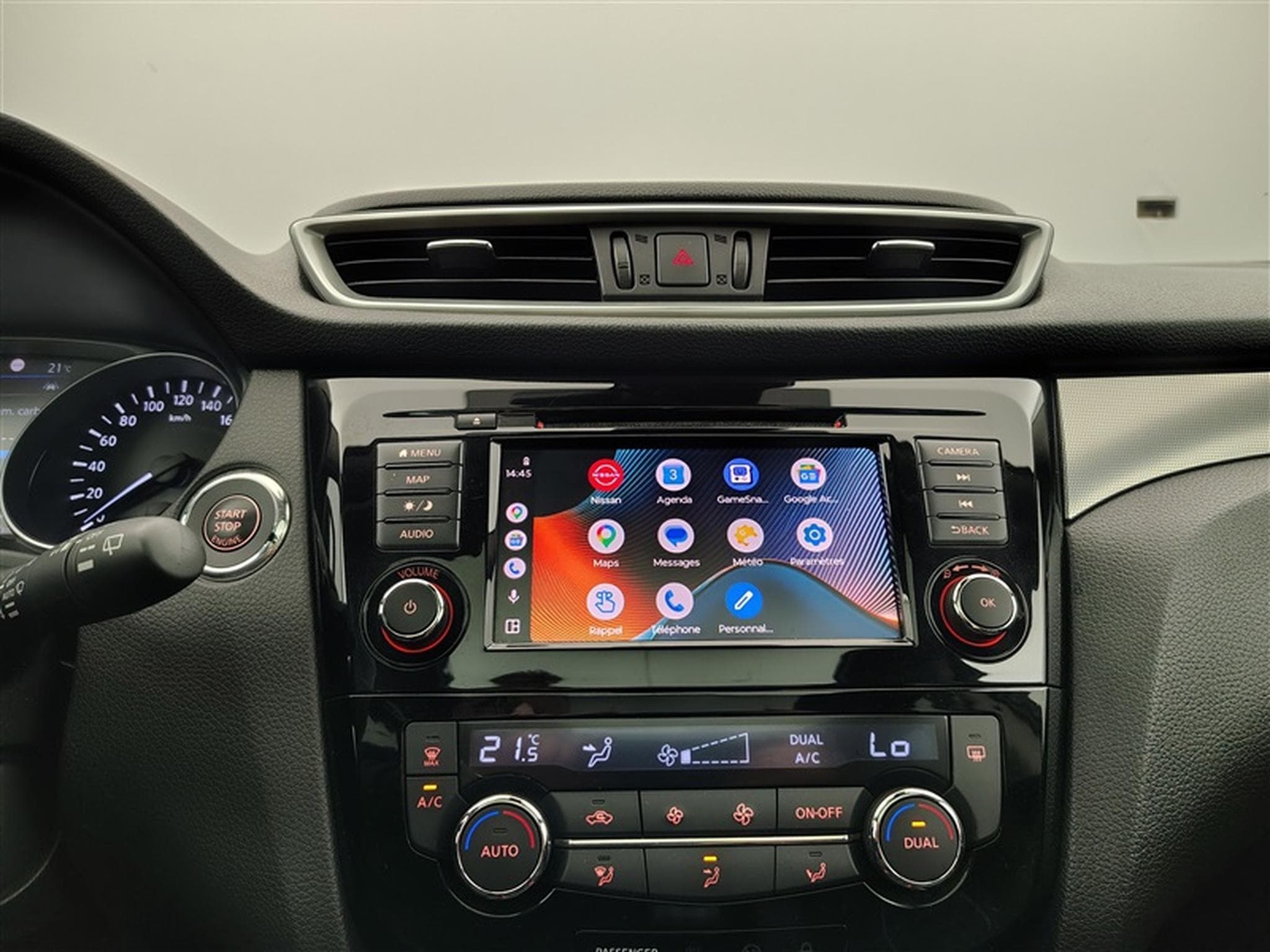 Nissan Qashqai 1.3 DIG-T N-Connecta NAVI / TOIT PANO / CAMERA (2019) - Foto 20