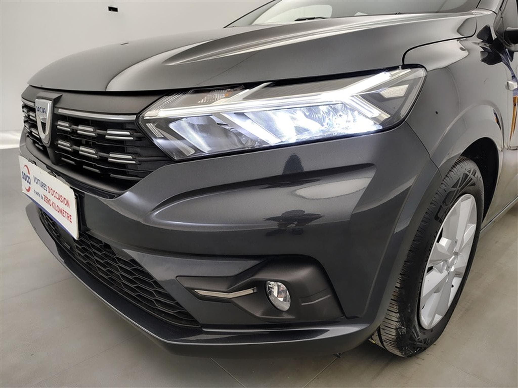 Dacia Sandero 1.0i SCe Comfort CARPLAY / FULL LED / PDC AR (2022) - Foto 15