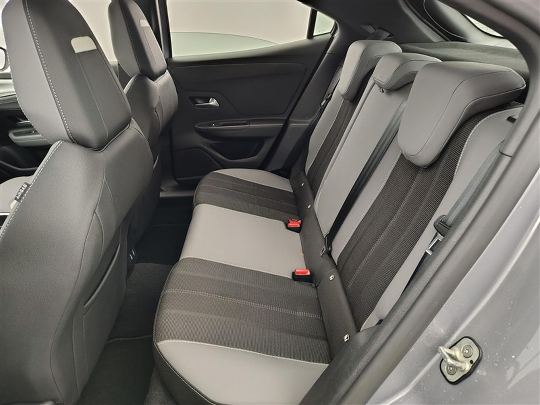 Opel Mokka 1.2 Turbo Elegance S/S (EU6.4) (2023) - Foto 13