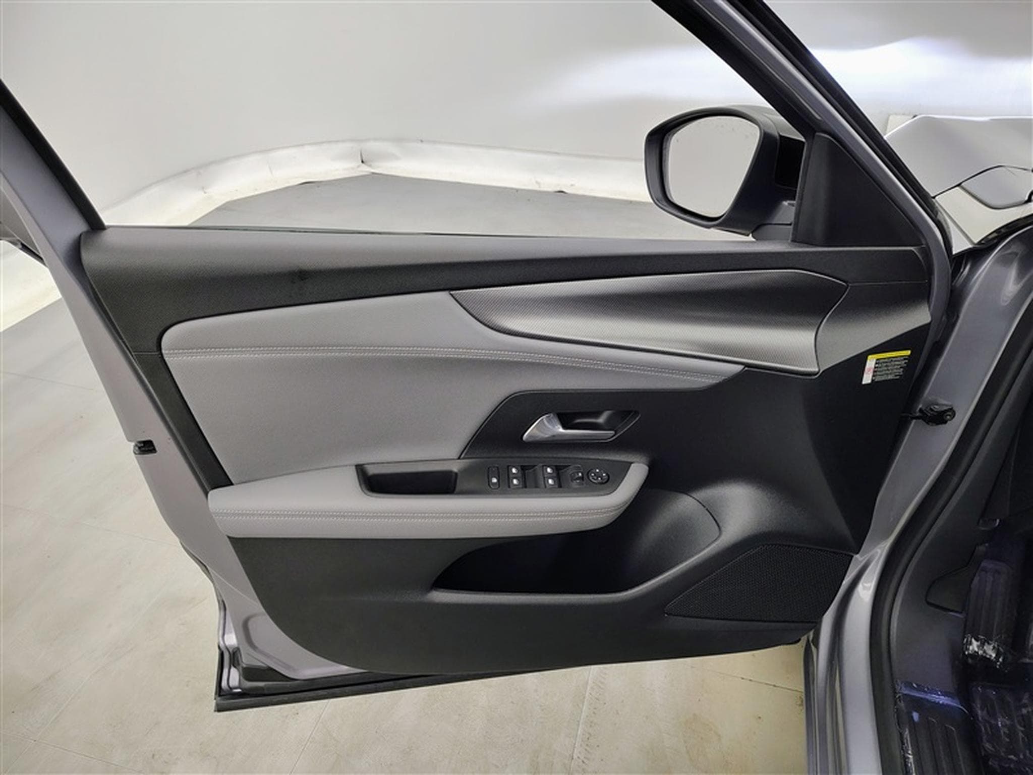 Opel Mokka 1.2 Turbo Elegance S/S (EU6.4) (2023) - Foto 17