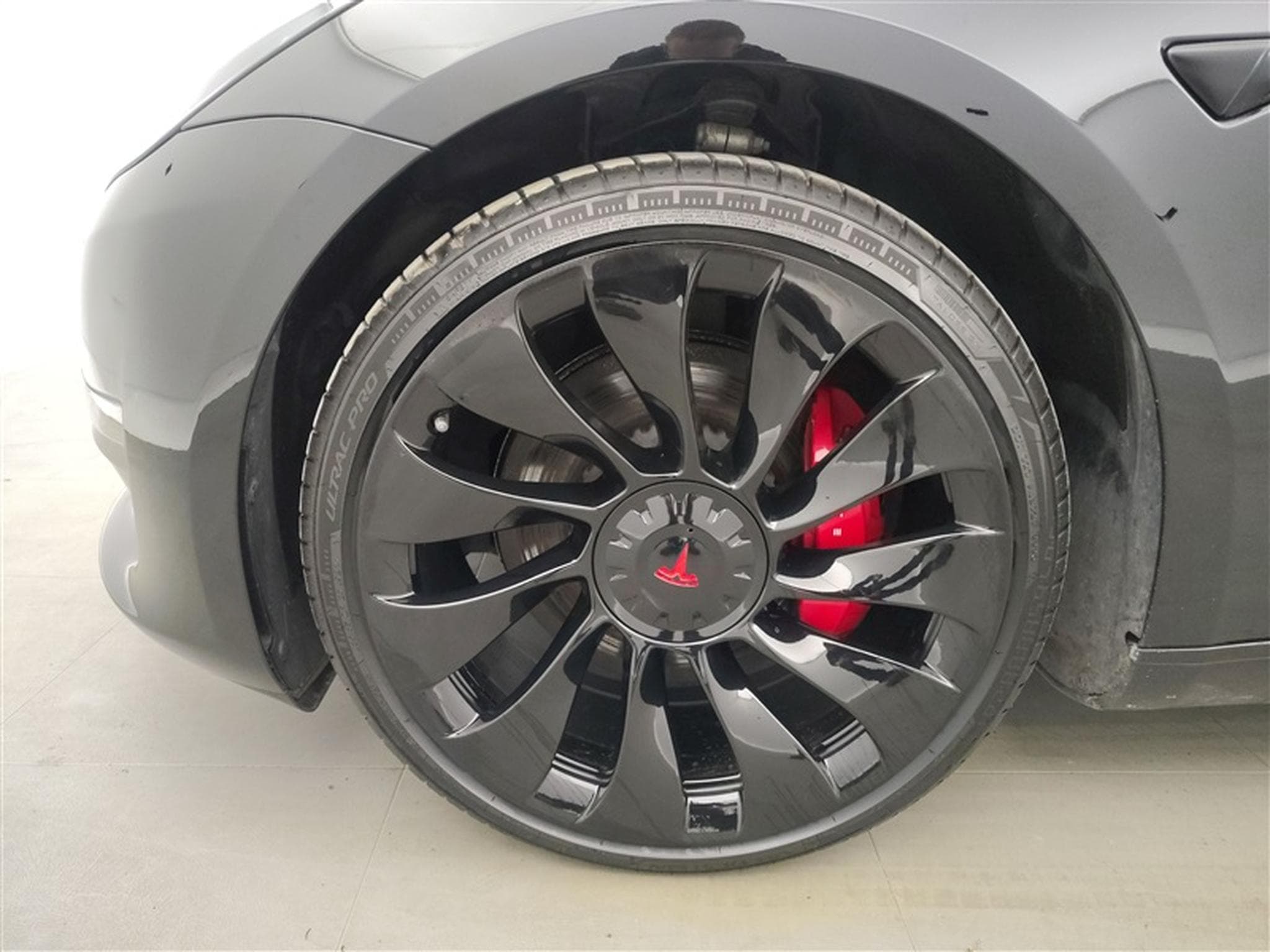 Tesla Model 3 Dual Motor AWD NAVI / FULL LED / PANO / CAMERA 360° / JA 20" (2023) - Foto 6