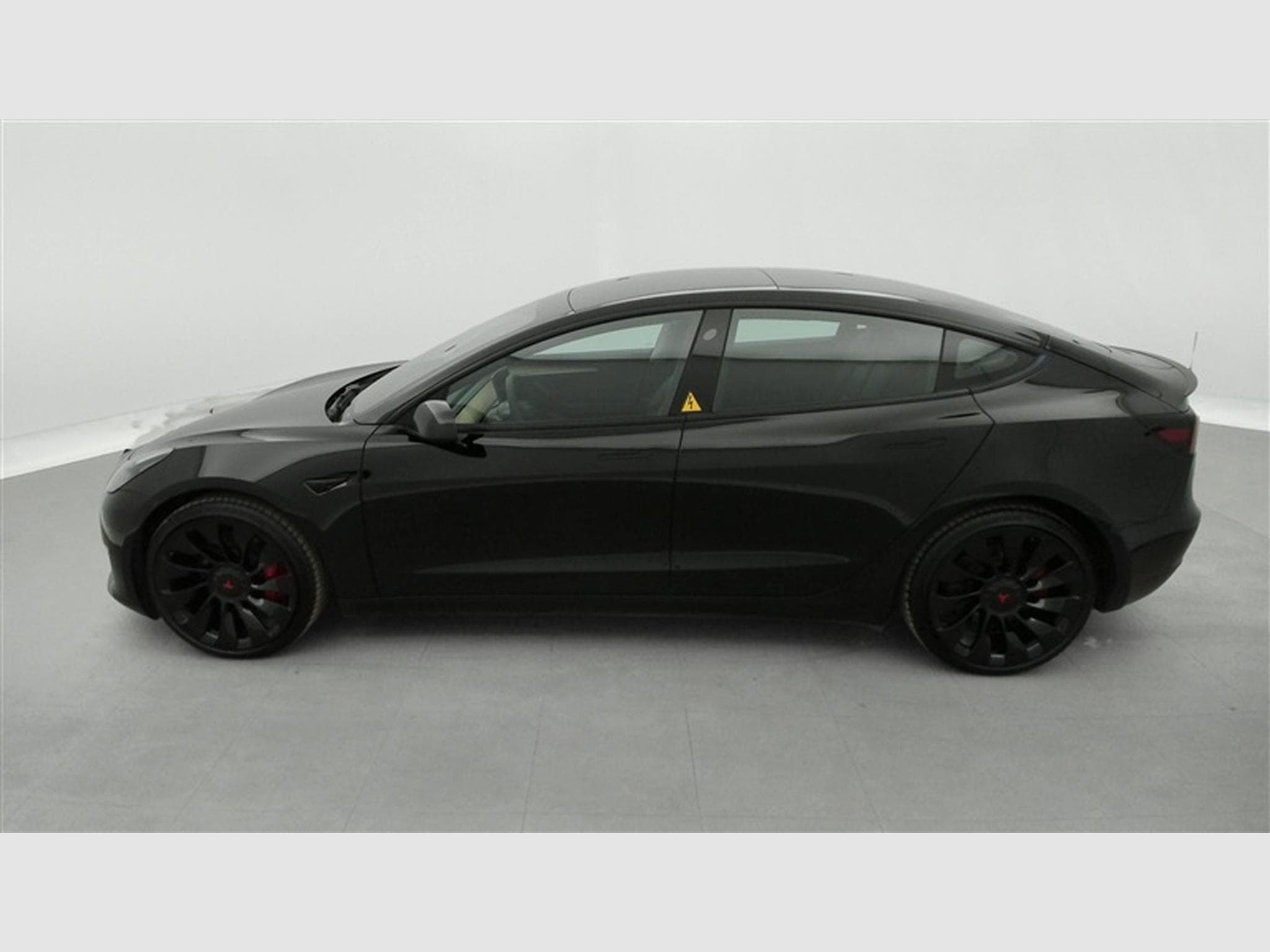 Tesla Model 3 Dual Motor AWD NAVI / FULL LED / PANO / CAMERA 360° / JA 20" (2023) - Foto 3