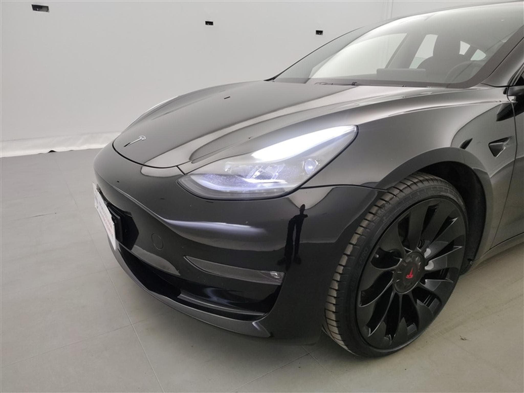 Tesla Model 3 Dual Motor AWD NAVI / FULL LED / PANO / CAMERA 360° / JA 20" (2023) - Foto 15