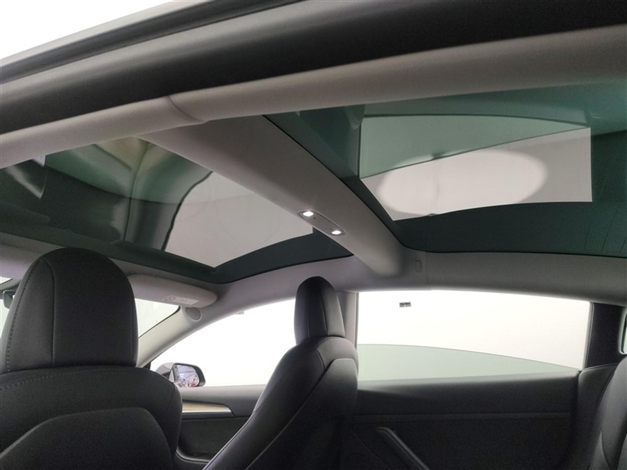 Tesla Model 3 Dual Motor AWD NAVI / FULL LED / PANO / CAMERA 360° / JA 20" (2023) - Foto 19