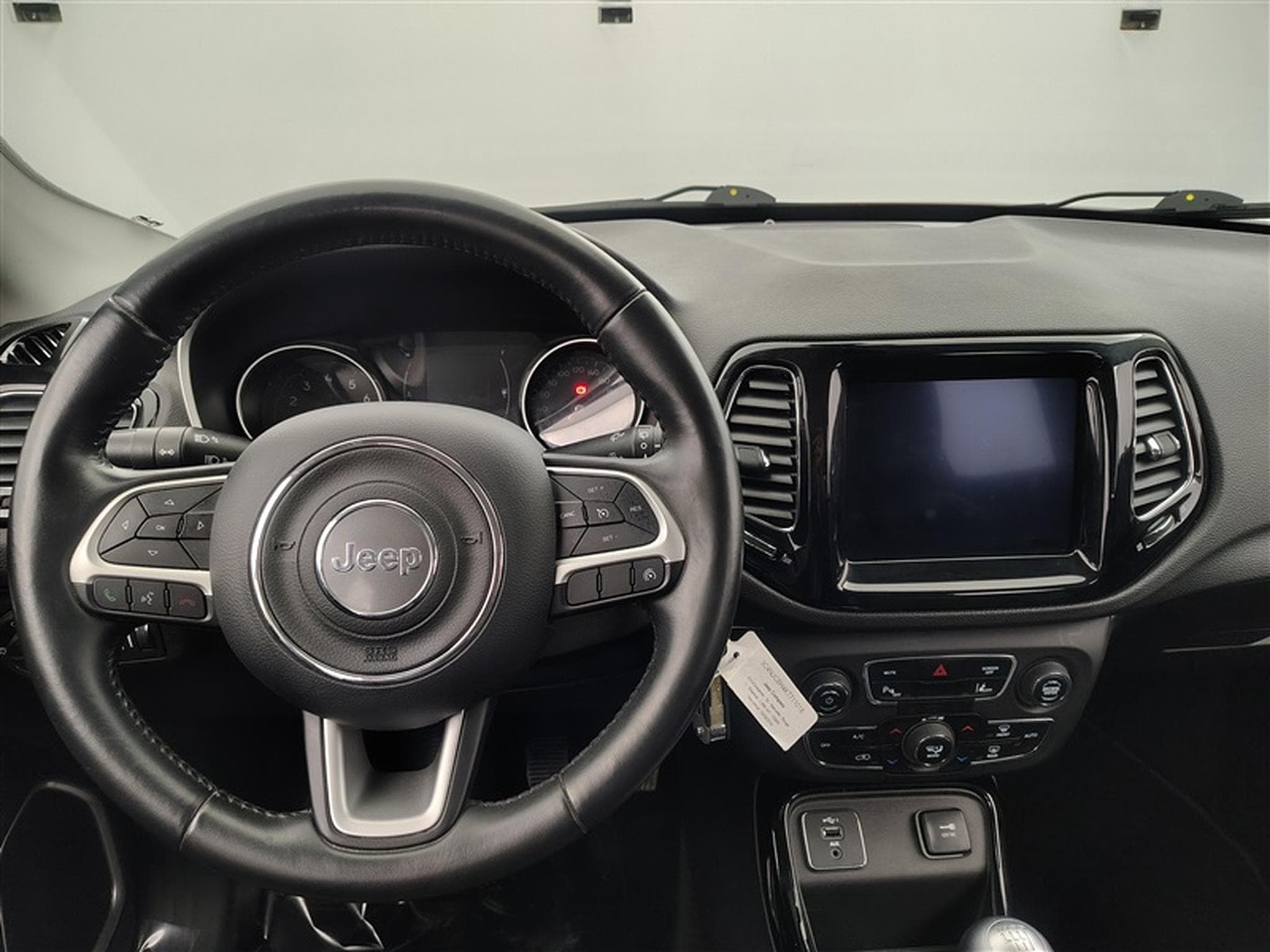 Jeep Compass 1.4 Turbo 140cv Longitude NAVI / CUIR PARTIEL / CAMERA (2019) - Photo 9