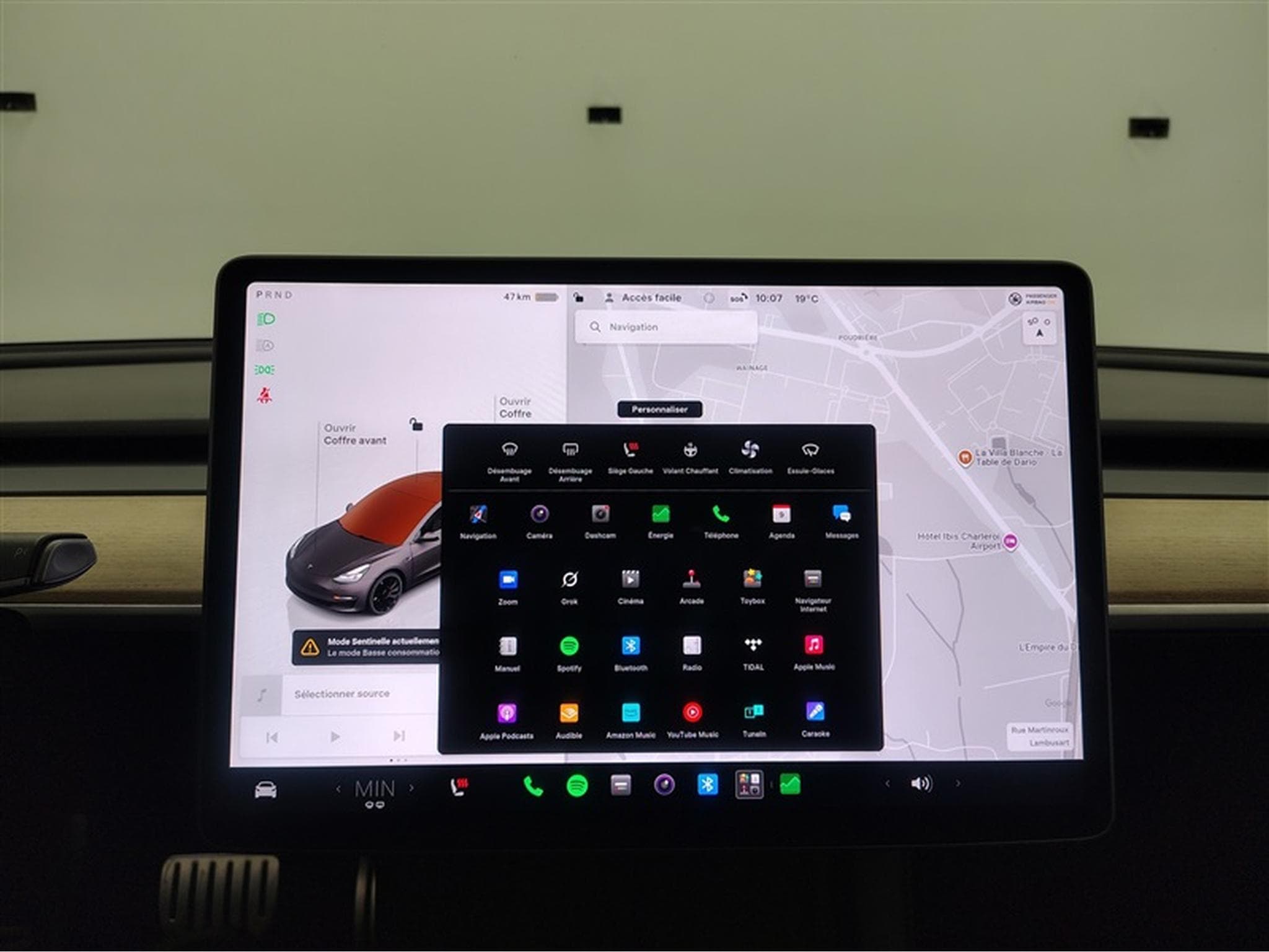 Tesla Model 3 Dual Motor AWD NAVI / FULL LED / PANO / CAMERA 360° / JA 20" (2023) - Foto 22