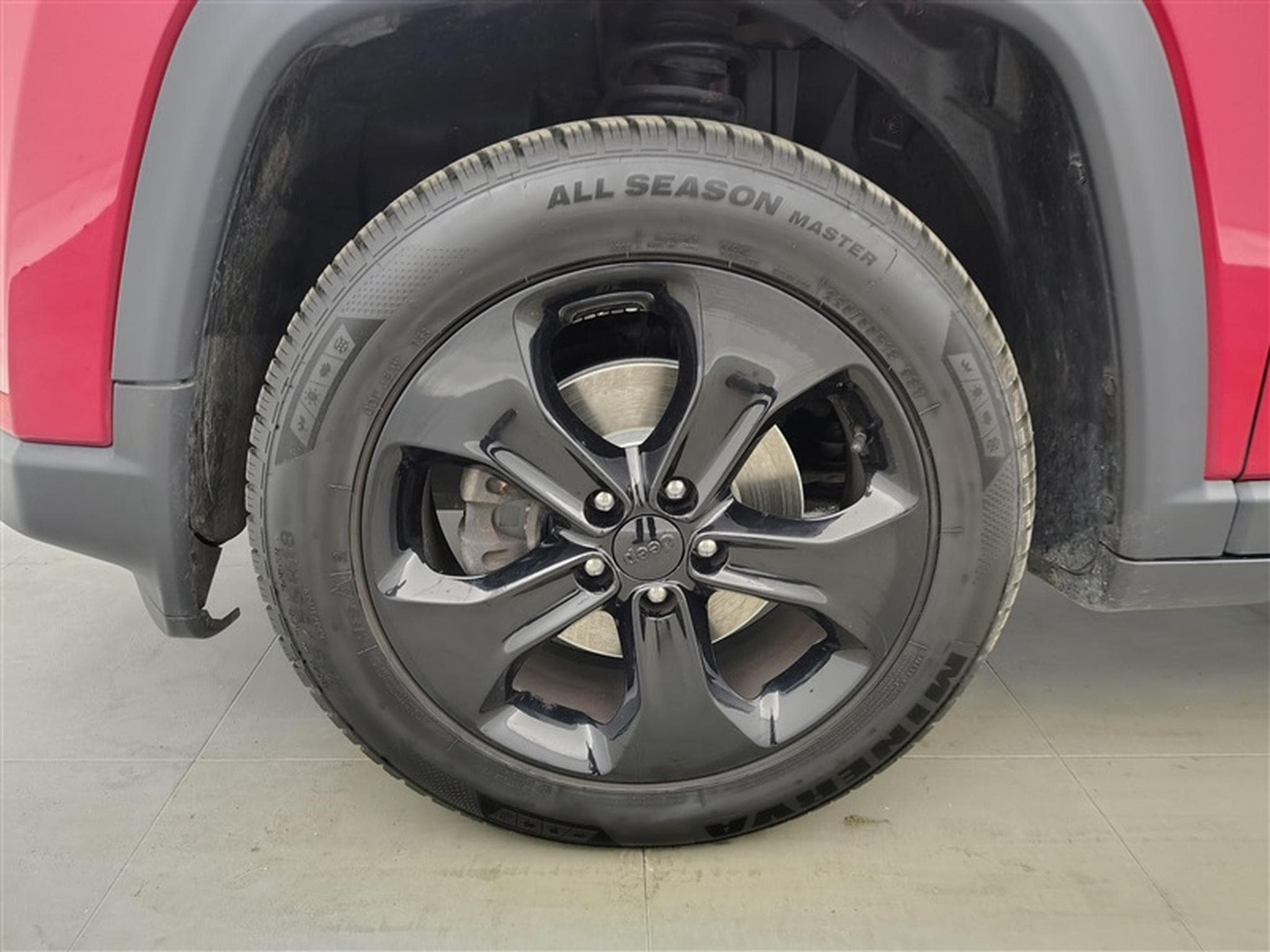 Jeep Compass 1.4 Turbo 140cv Longitude NAVI / CUIR PARTIEL / CAMERA (2019) - Photo 6