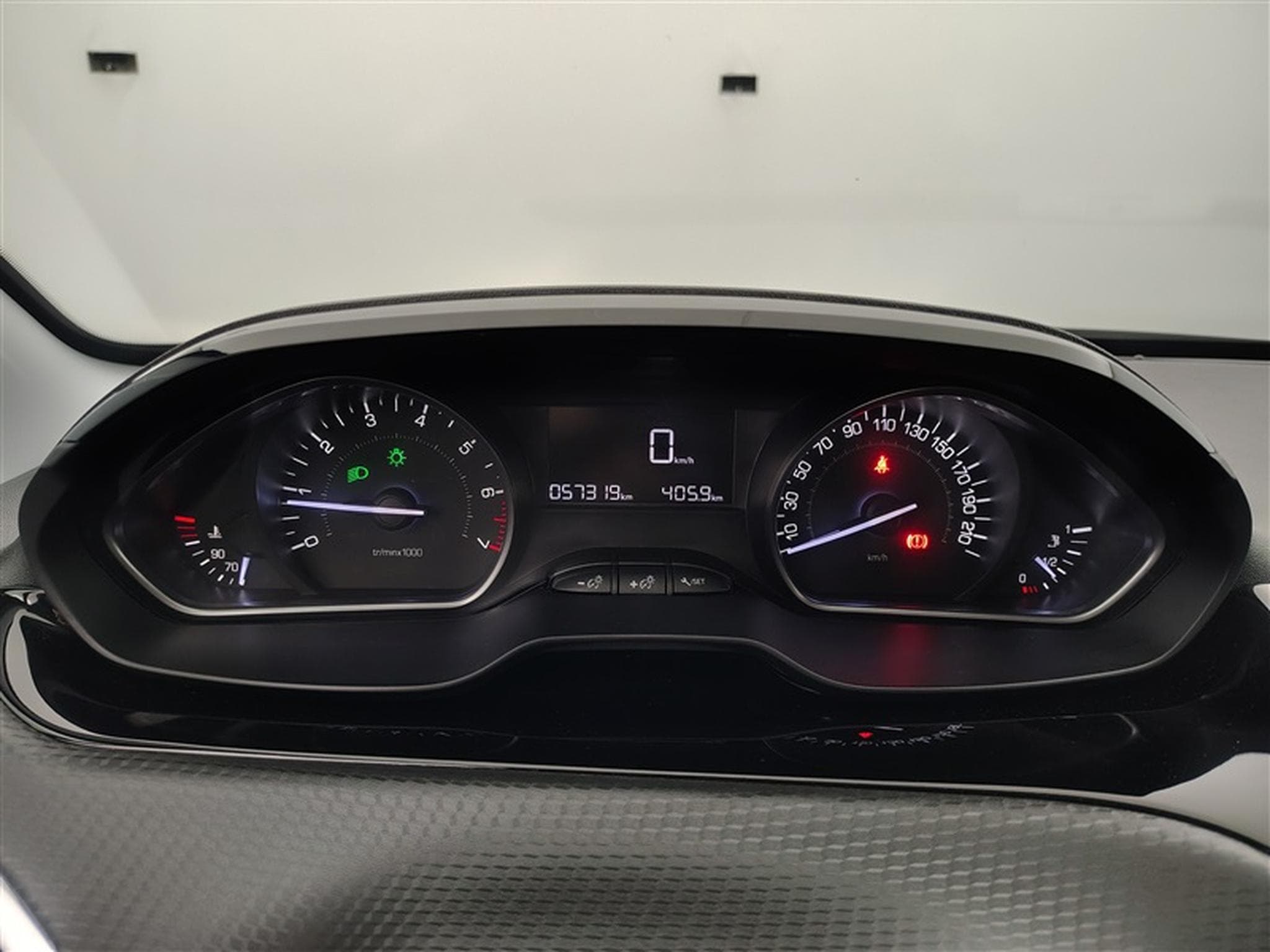 Peugeot 2008 1.2i PureTech Signature S&S (EU6.2) (2019) - Photo 10