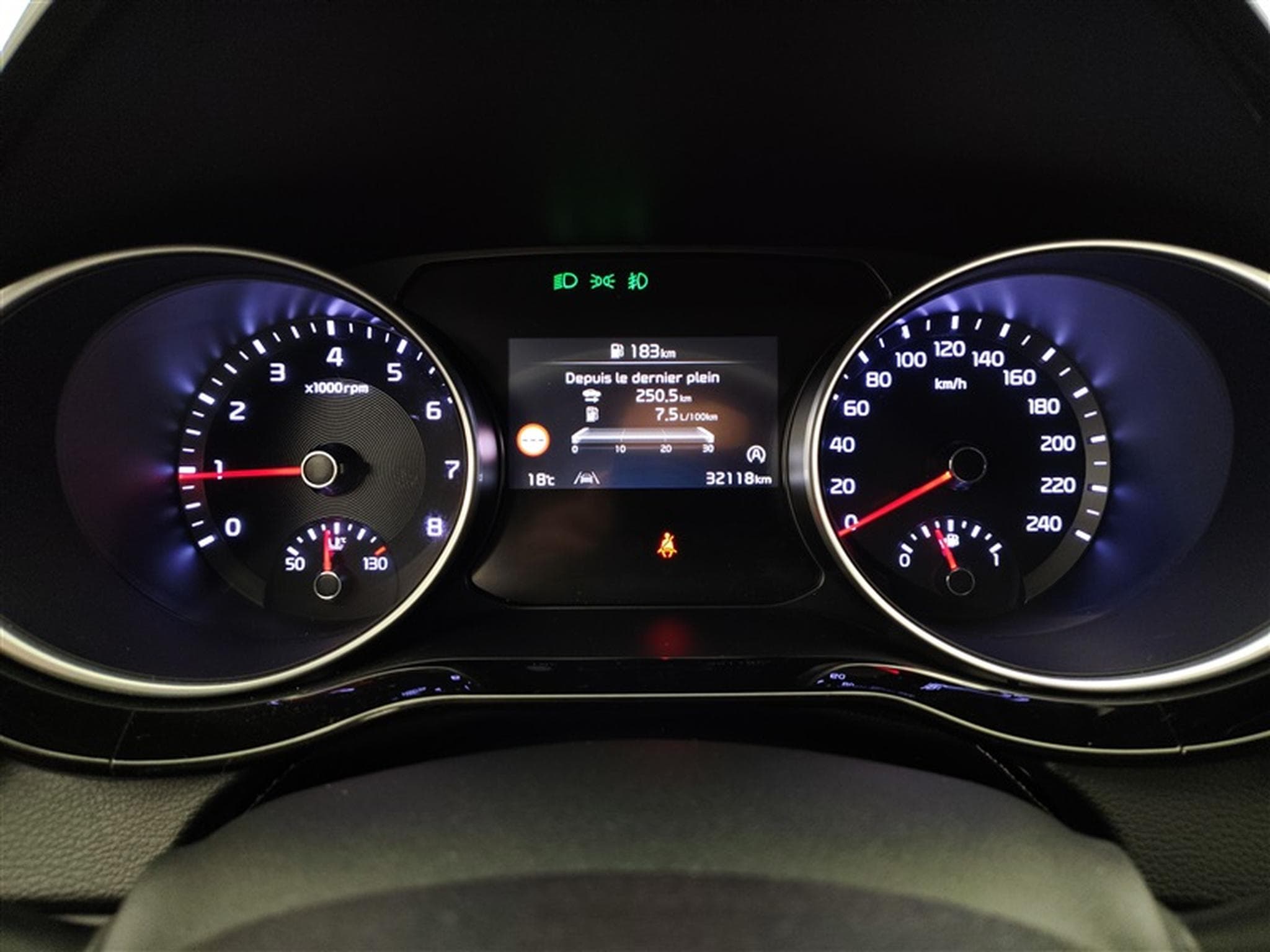 Kia XCeed 1.0 T-GDi 120cv Pulse NAVI 8" / FULL LED / CAMERA / JA 16" (2024) - Photo 10