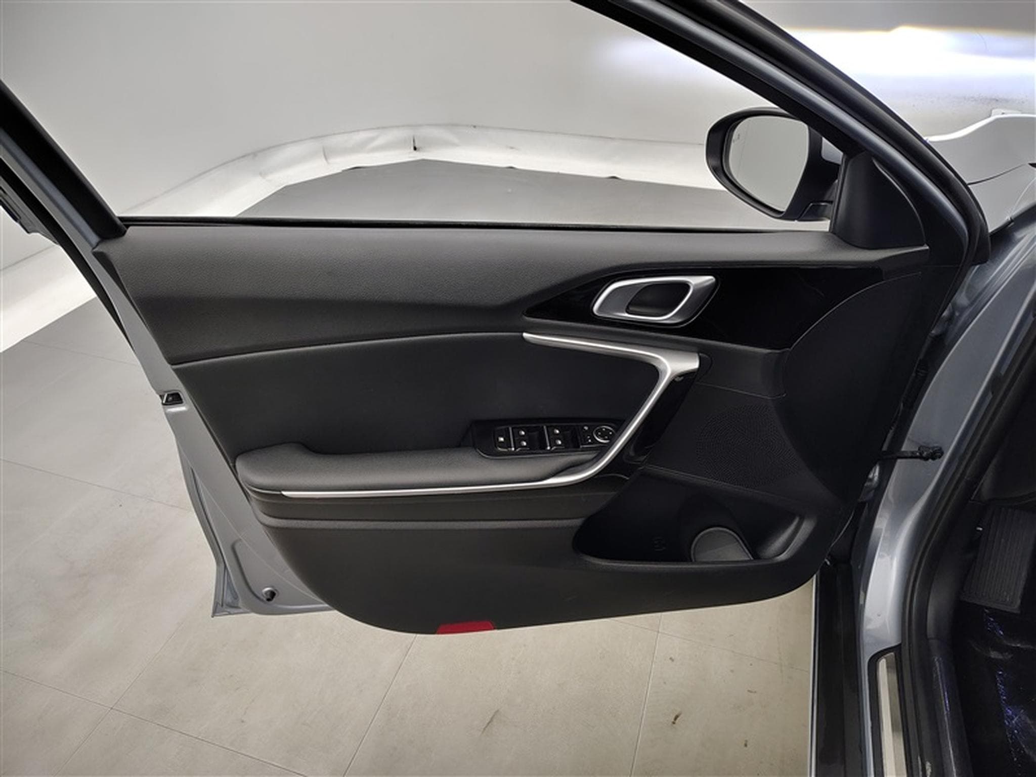 Kia XCeed 1.0 T-GDi 120cv Pulse NAVI 8" / FULL LED / CAMERA / JA 16" (2024) - Photo 17