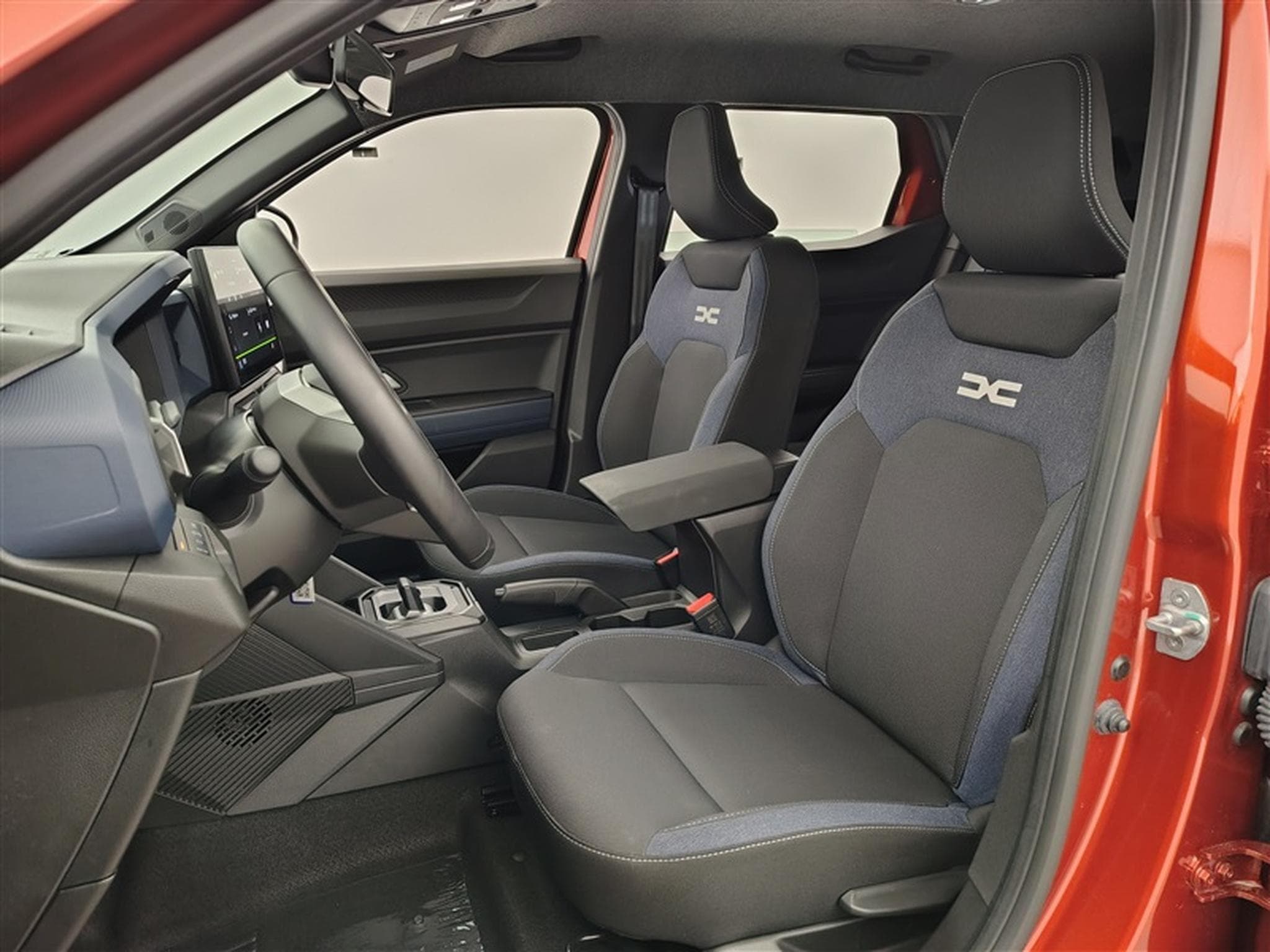 Dacia Duster 1.6 Hybrid EDC CARPLAY / CLIM / FULL LED (2025) - Photo 7