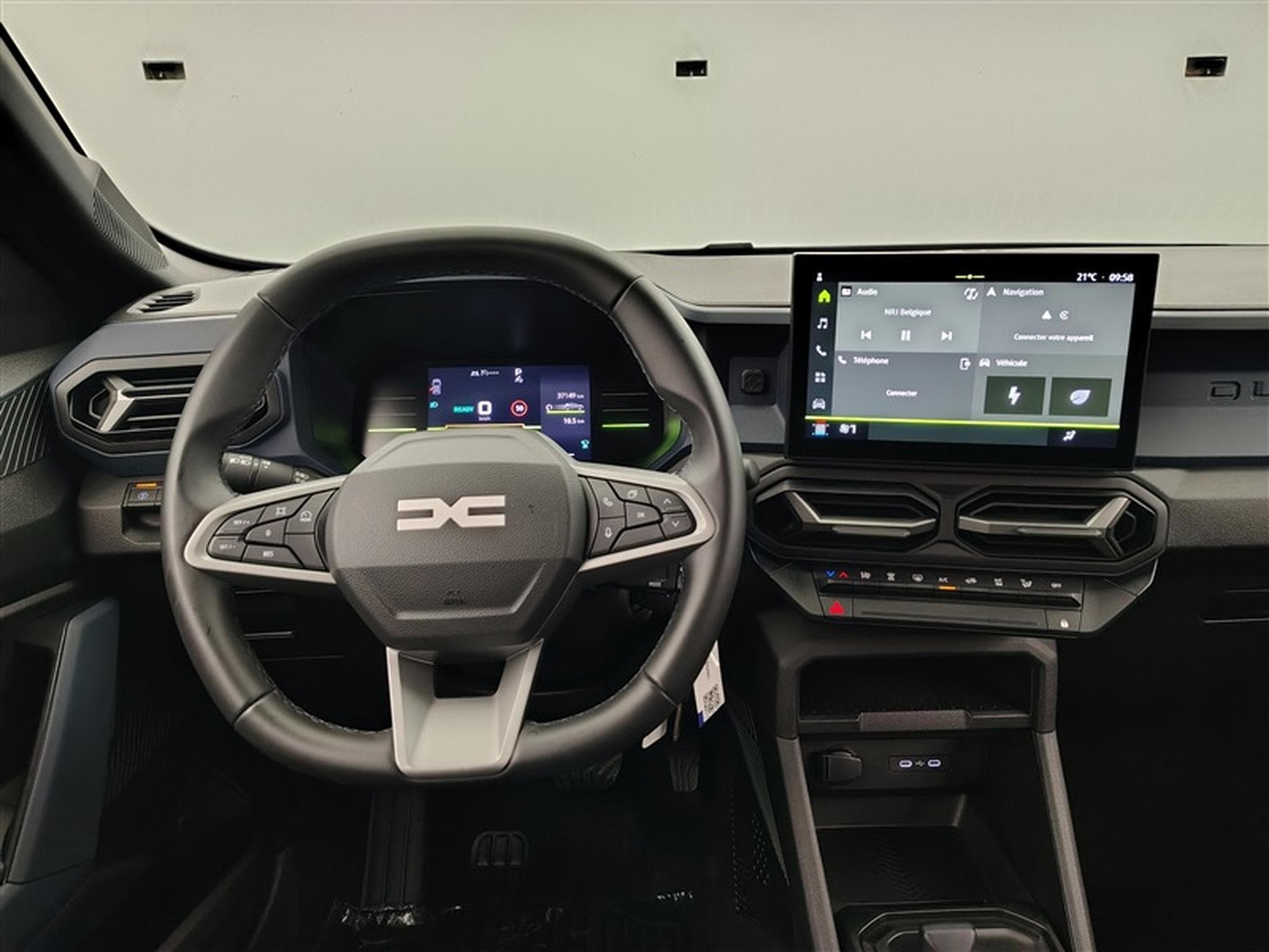 Dacia Duster 1.6 Hybrid EDC CARPLAY / CLIM / FULL LED (2025) - Photo 9
