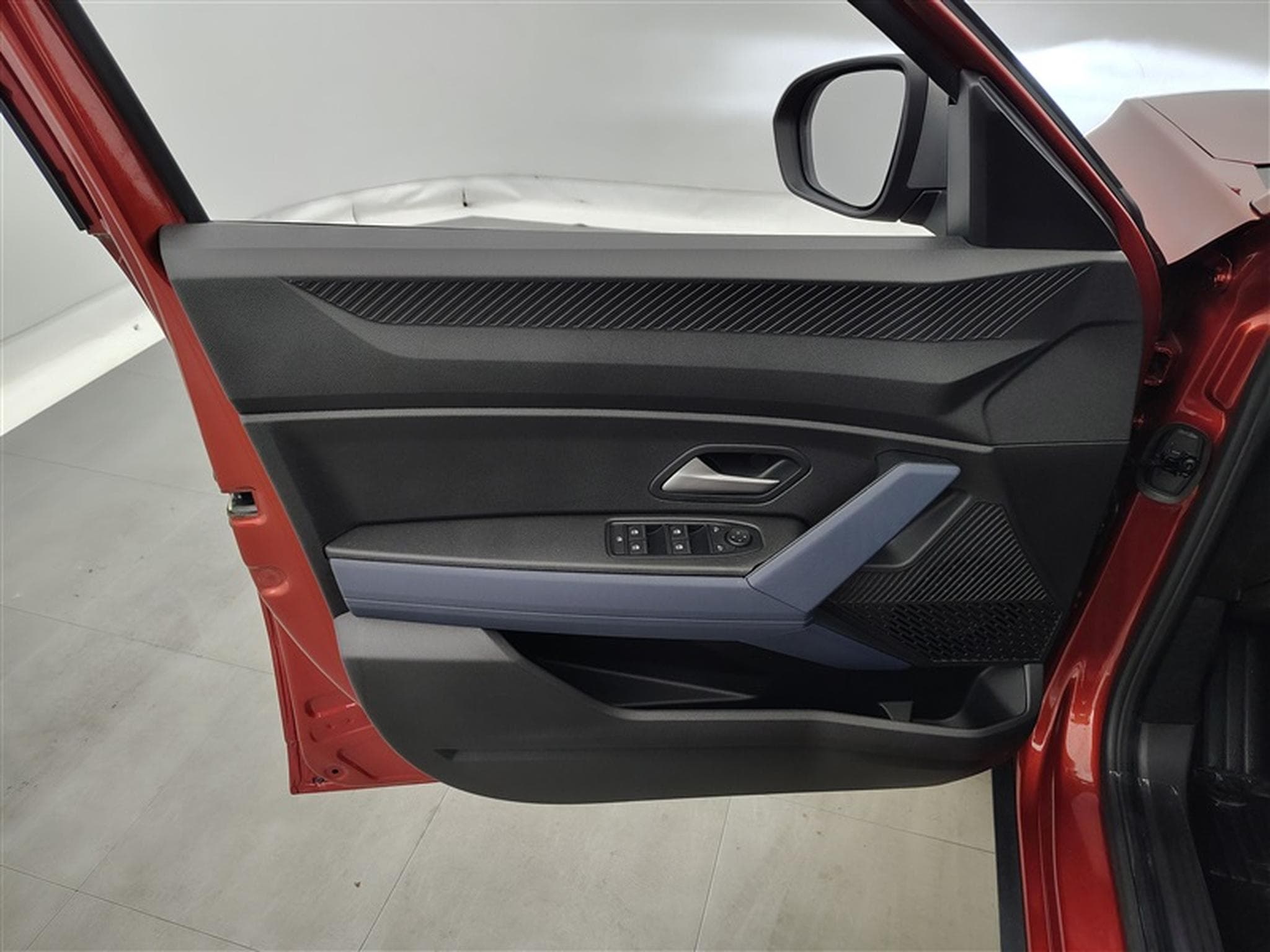 Dacia Duster 1.6 Hybrid EDC CARPLAY / CLIM / FULL LED (2025) - Photo 17