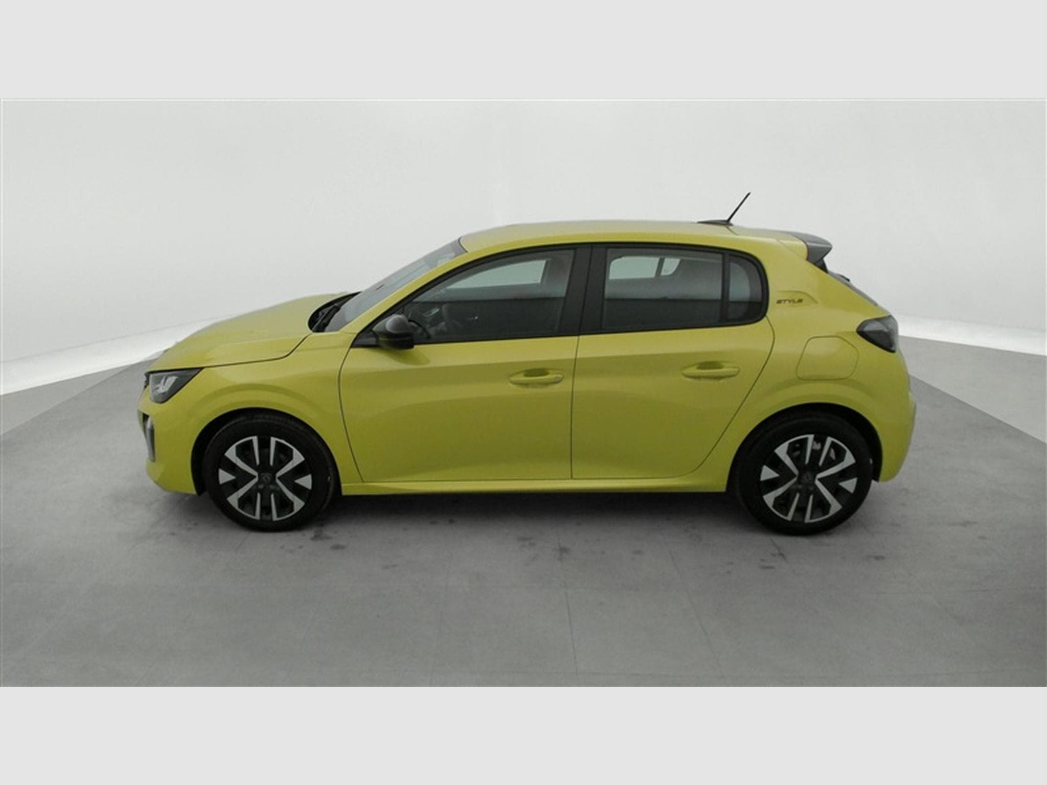 Peugeot 208 1.2i PureTech 100cv Style CARPLAY / FULL LED / PDC AR (2025) - Photo 3