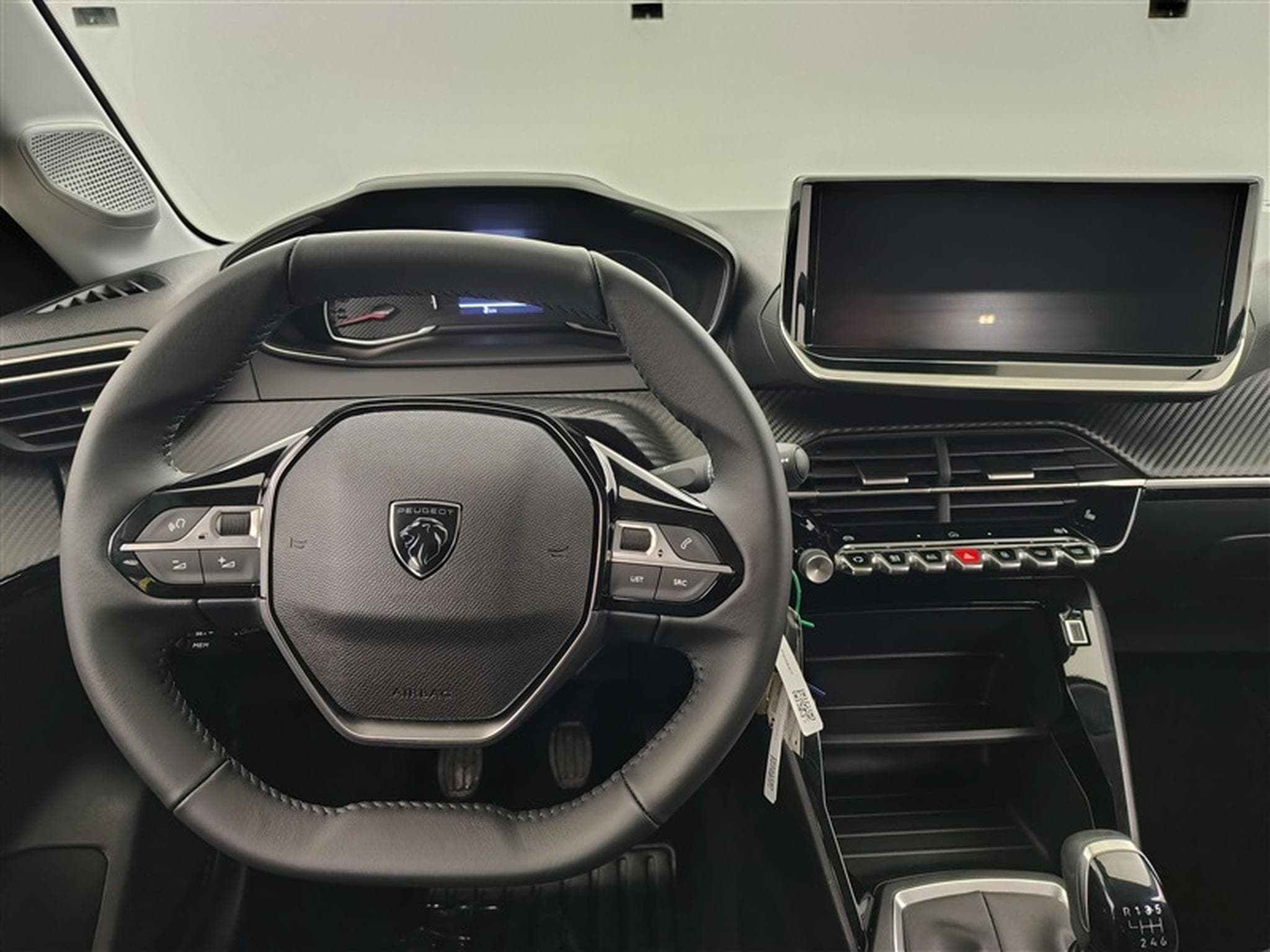 Peugeot 208 1.2i PureTech 100cv Style CARPLAY / FULL LED / PDC AR (2025) - Photo 9