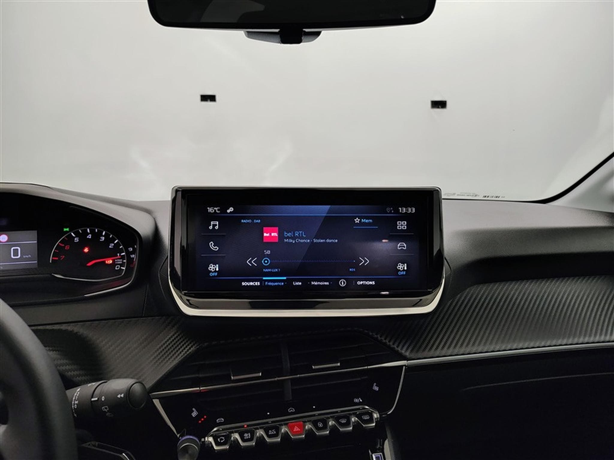 Peugeot 208 1.2i PureTech 100cv Style CARPLAY / FULL LED / PDC AR (2025) - Photo 11