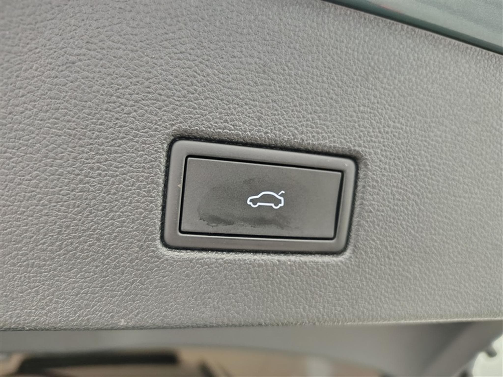 VW T-Roc 1.0 TSI Style *NAVI/CARPLAY/FULL LED/T.PANO/HIFI* (2022) - Photo 19