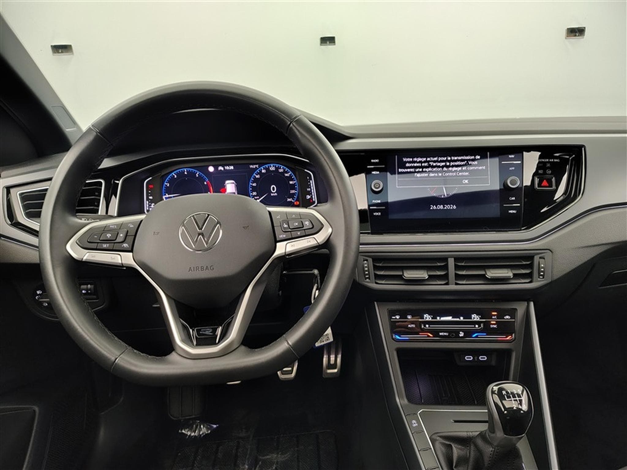 VW Taigo 1.0 TSI 115Cv R-Line CARPLAY / TO PANO / FULL LED (2025) - Photo 9