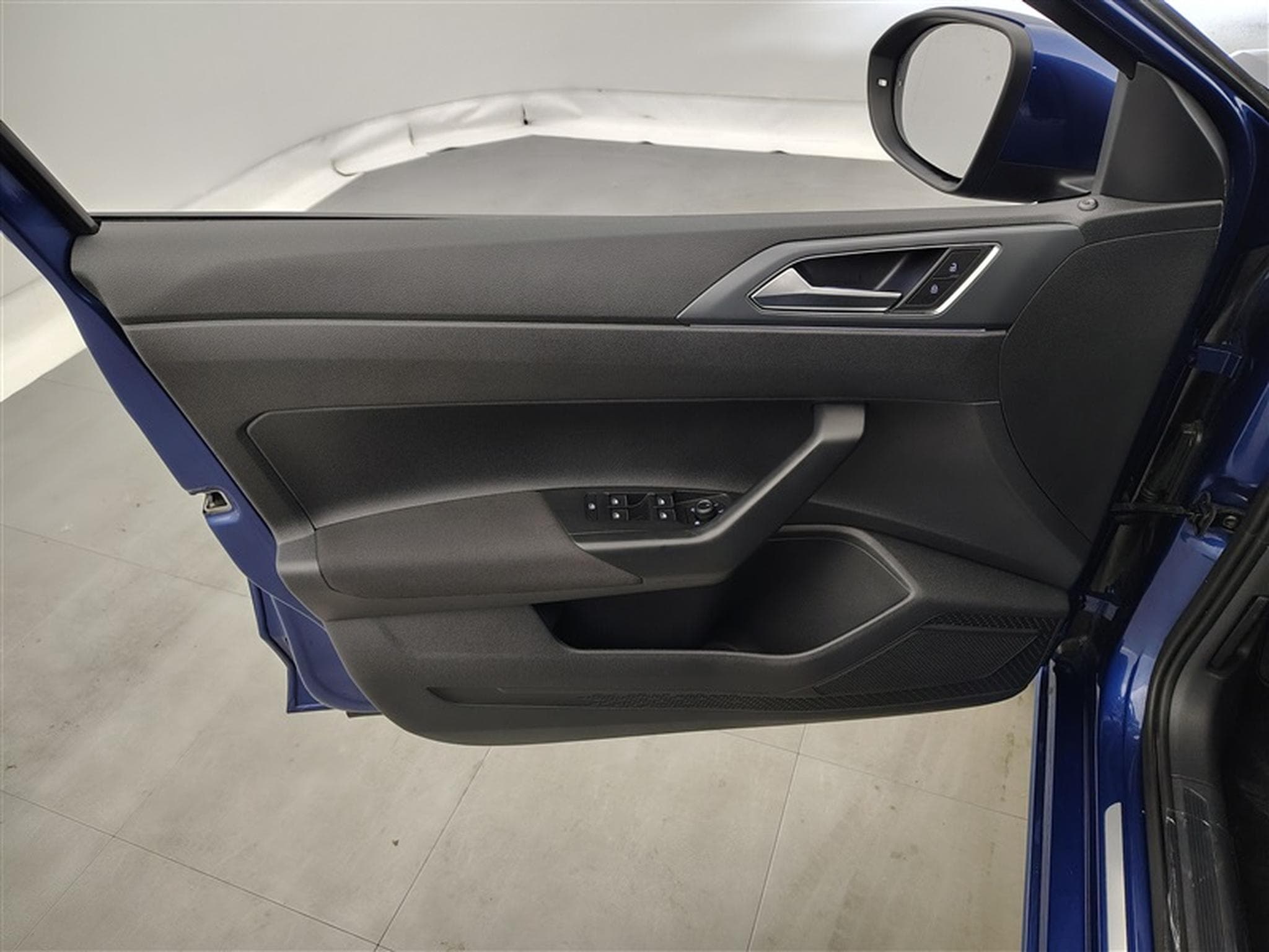 VW Taigo 1.0 TSI 115Cv R-Line CARPLAY / TO PANO / FULL LED (2025) - Photo 17