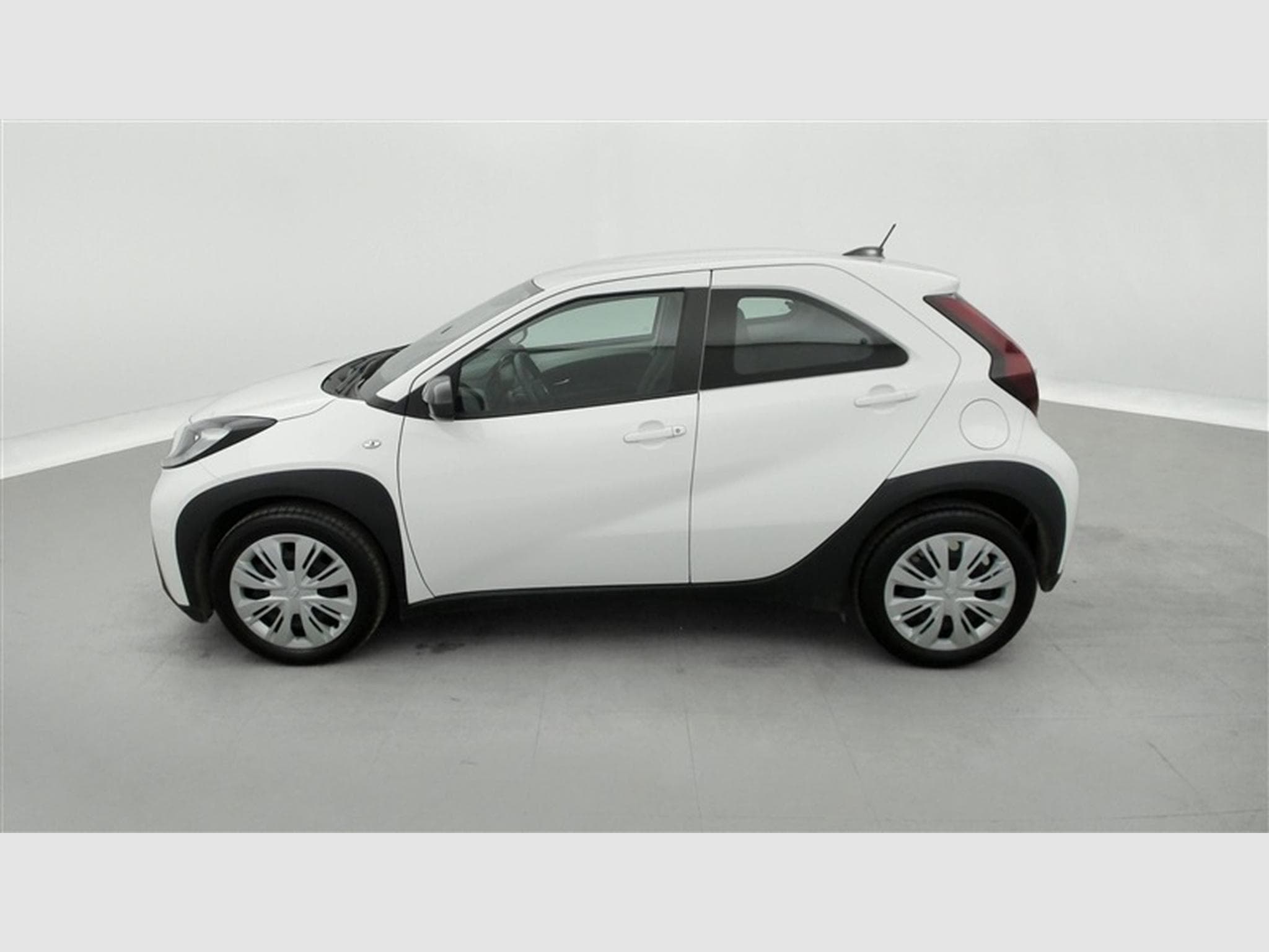 Toyota Aygo 1.0i VVT-i x-play II (2022) - Photo 3