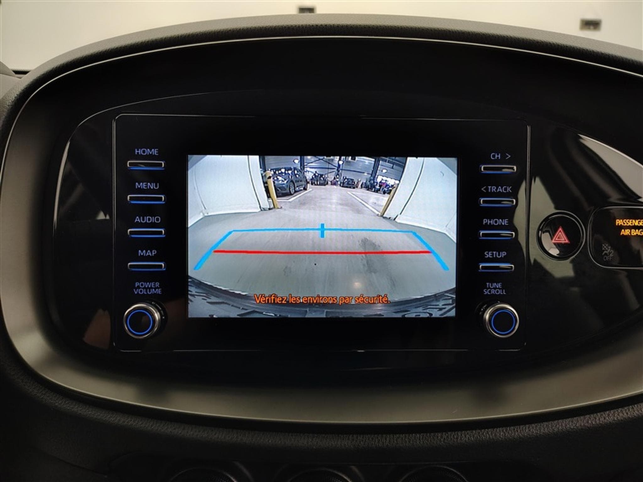 Toyota Aygo 1.0i VVT-i x-play II (2022) - Photo 18