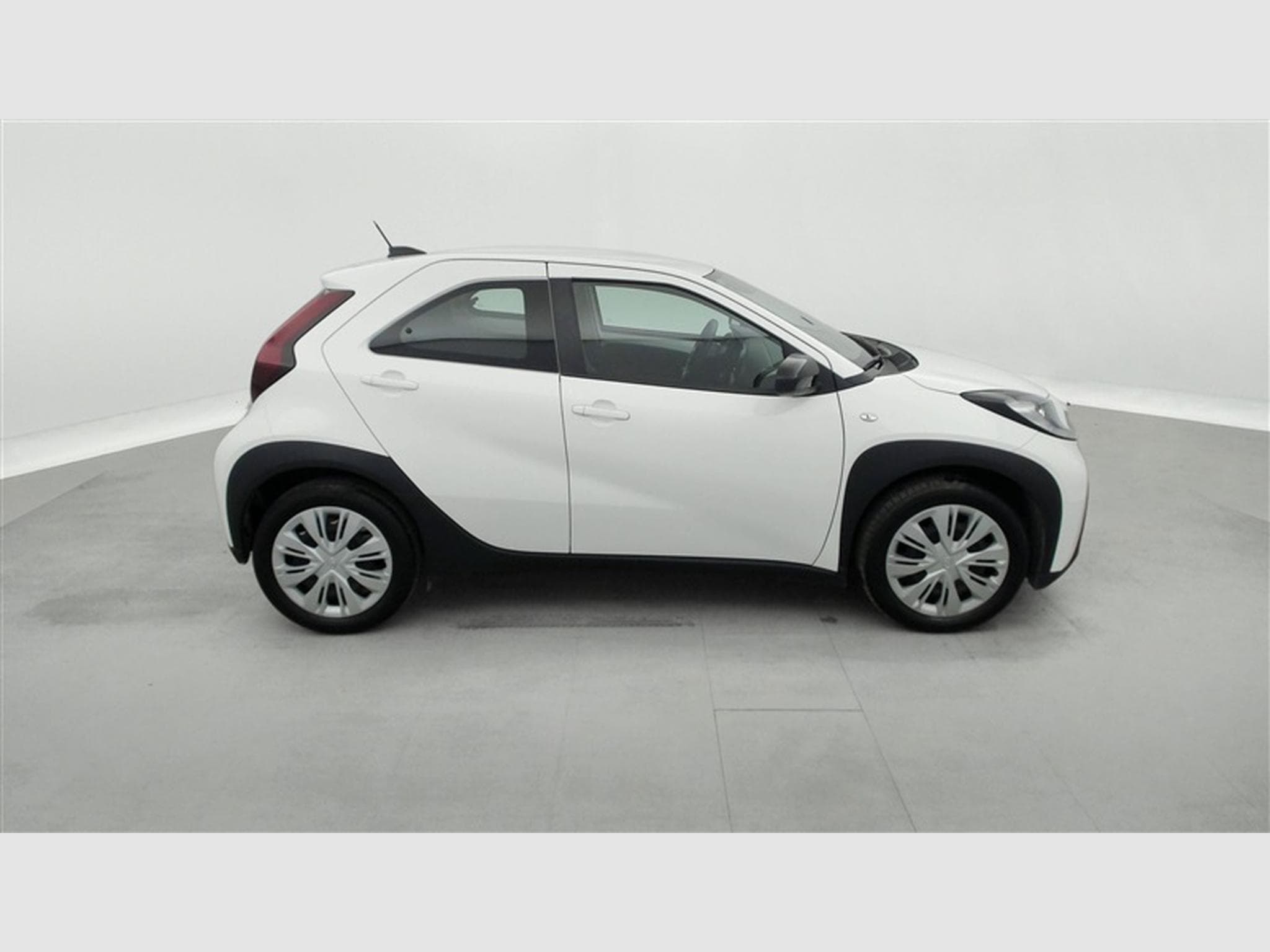 Toyota Aygo 1.0i VVT-i x-play II (2022) - Photo 24