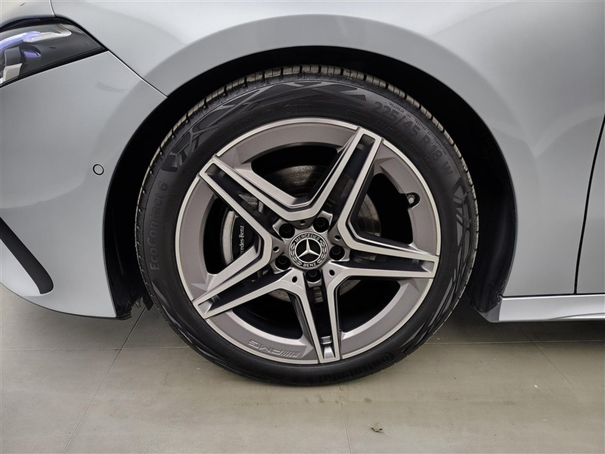 Mercedes A 180 Pack AMG  Navi / Led / PDC av+ar / Pano (2025) - Photo 6