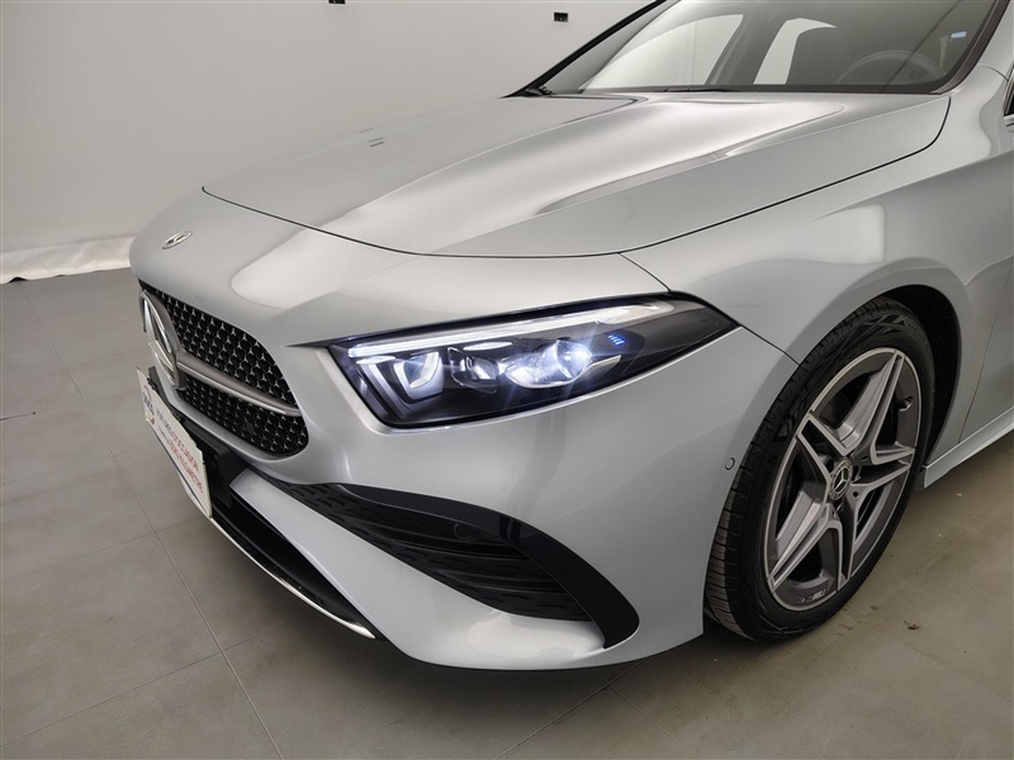 Mercedes A 180 Pack AMG  Navi / Led / PDC av+ar / Pano (2025) - Photo 15