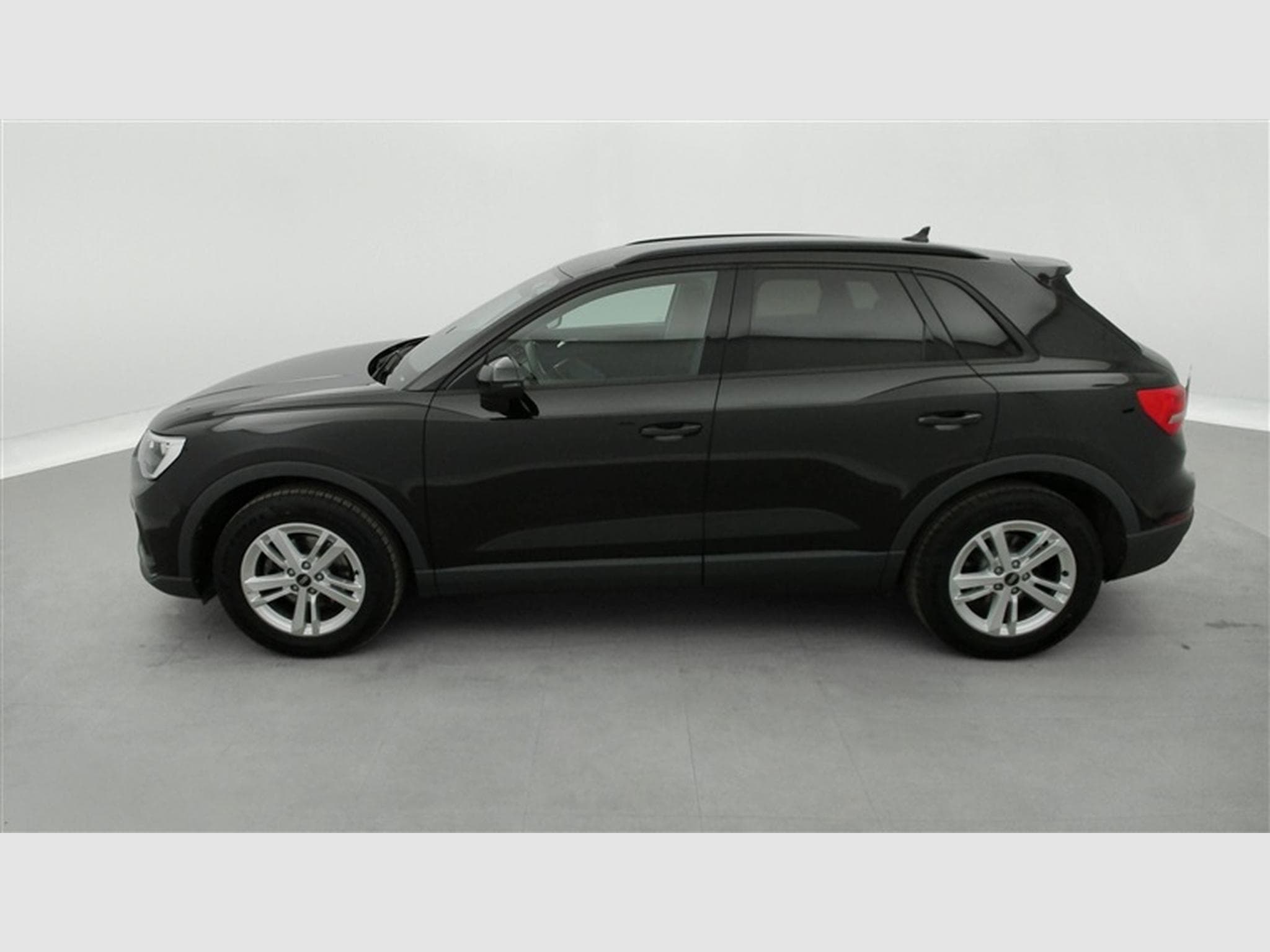 Audi Q3 35 TFSI Attraction NAVI/LED/JA17/PDC AV AR (2022) - Photo 3