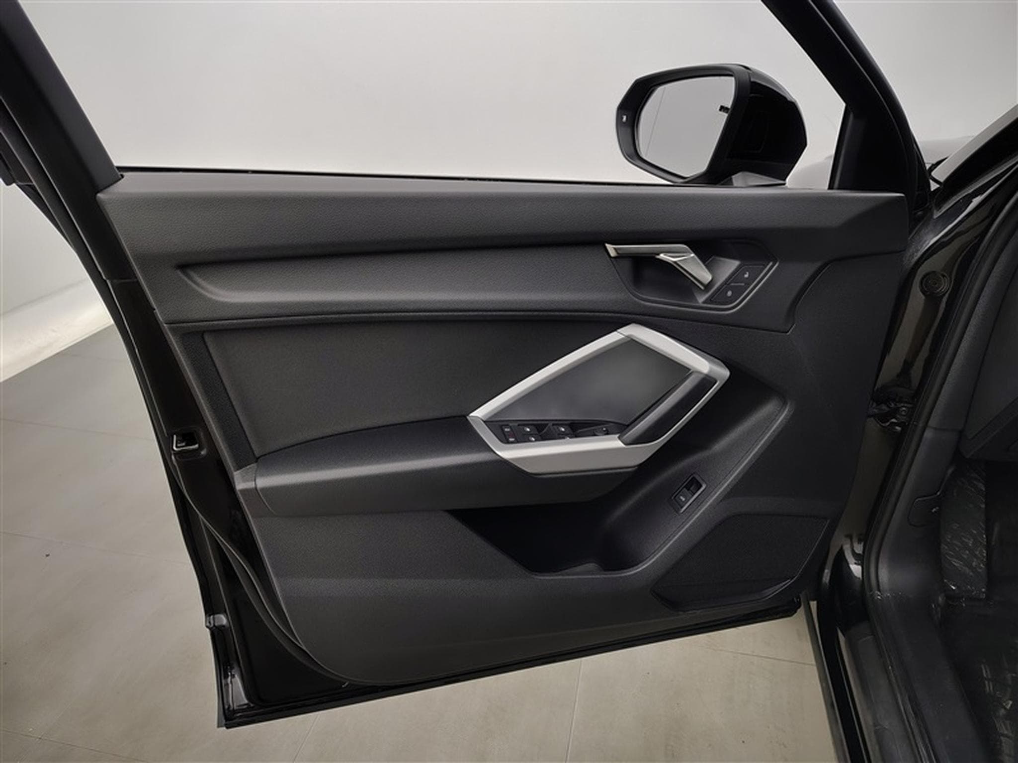 Audi Q3 35 TFSI Attraction NAVI/LED/JA17/PDC AV AR (2022) - Photo 16