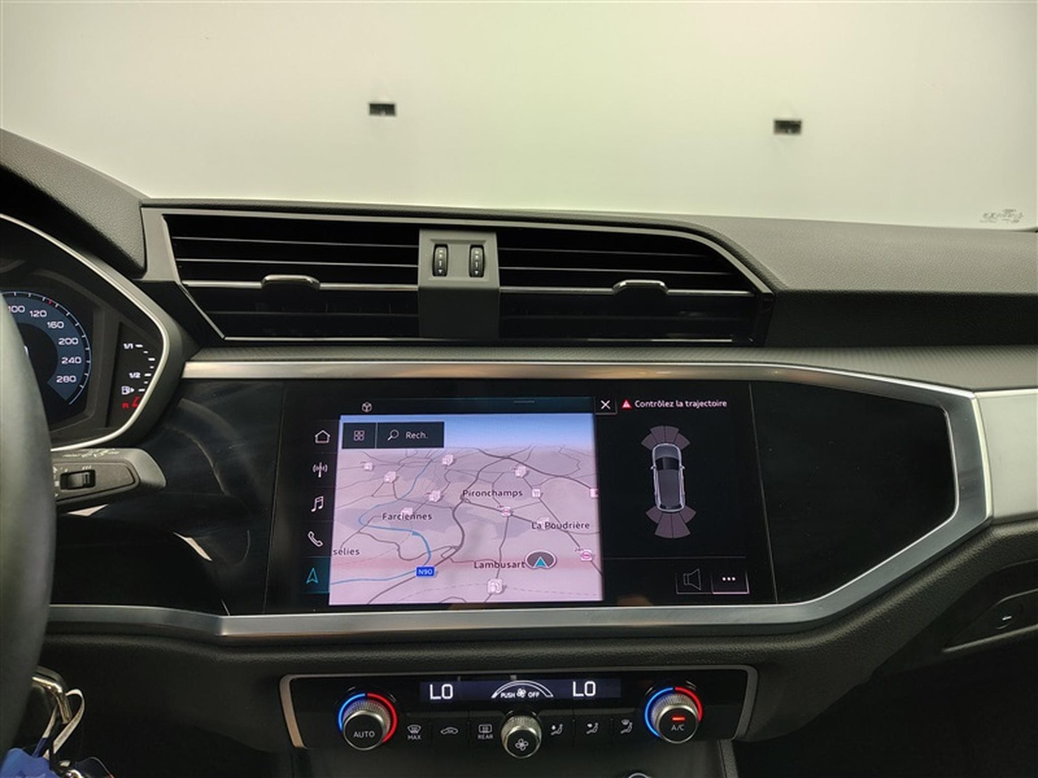 Audi Q3 35 TFSI Attraction NAVI/LED/JA17/PDC AV AR (2022) - Photo 17