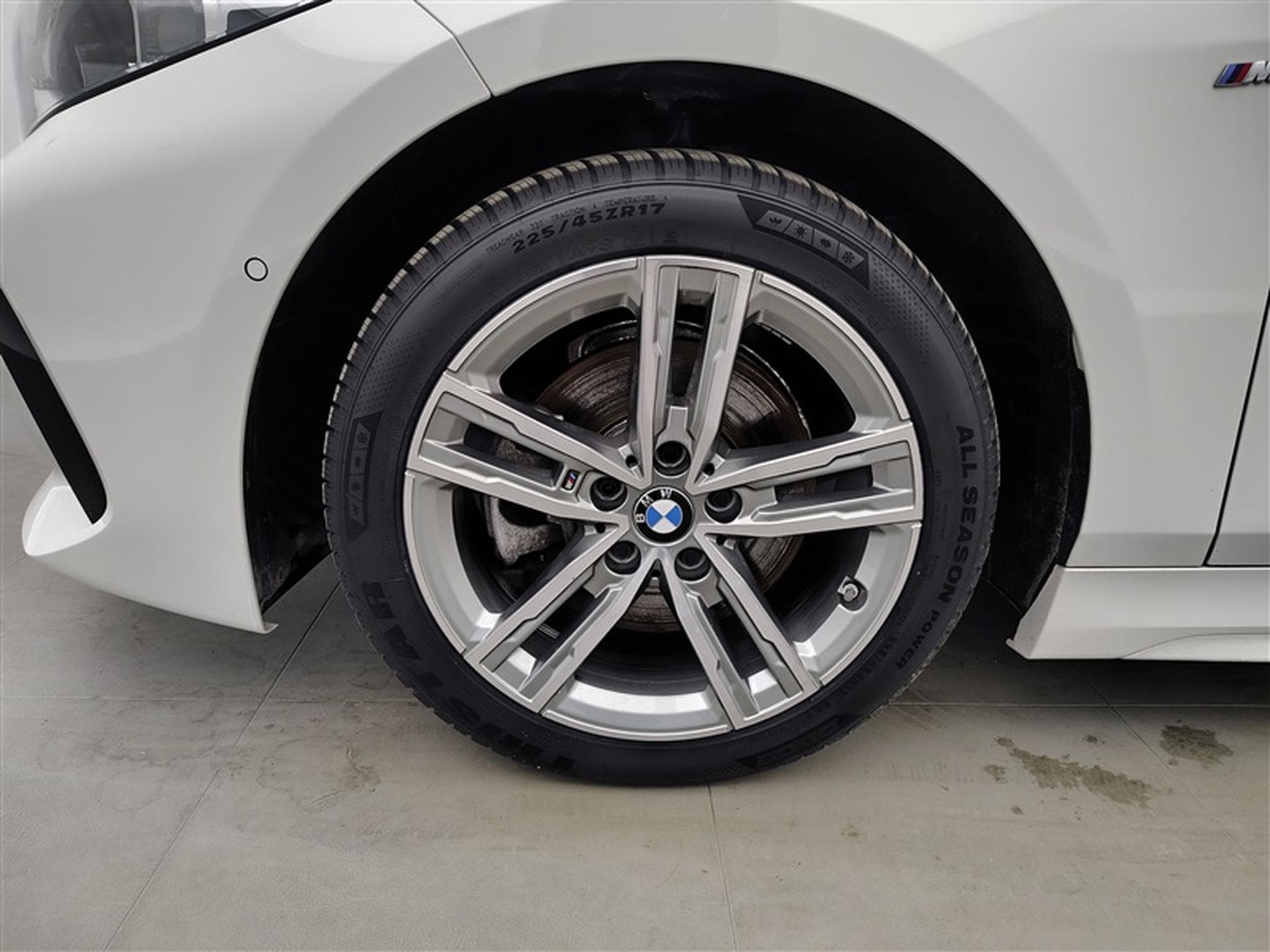 BMW 118 iA Pack M NAVI / FULL LED / S-CUIR (2024) - Photo 6