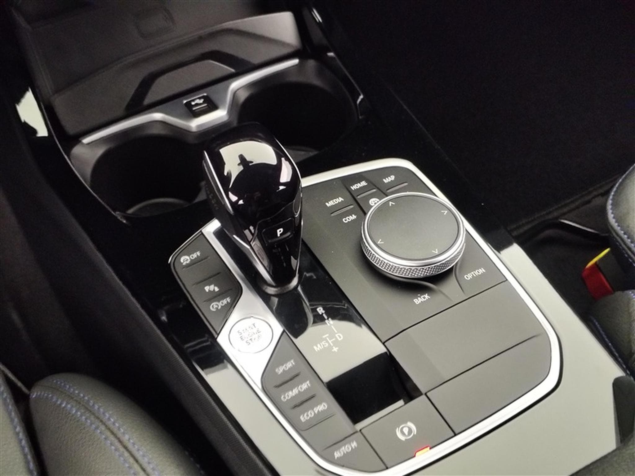 BMW 118 iA Pack M NAVI / FULL LED / S-CUIR (2024) - Photo 12