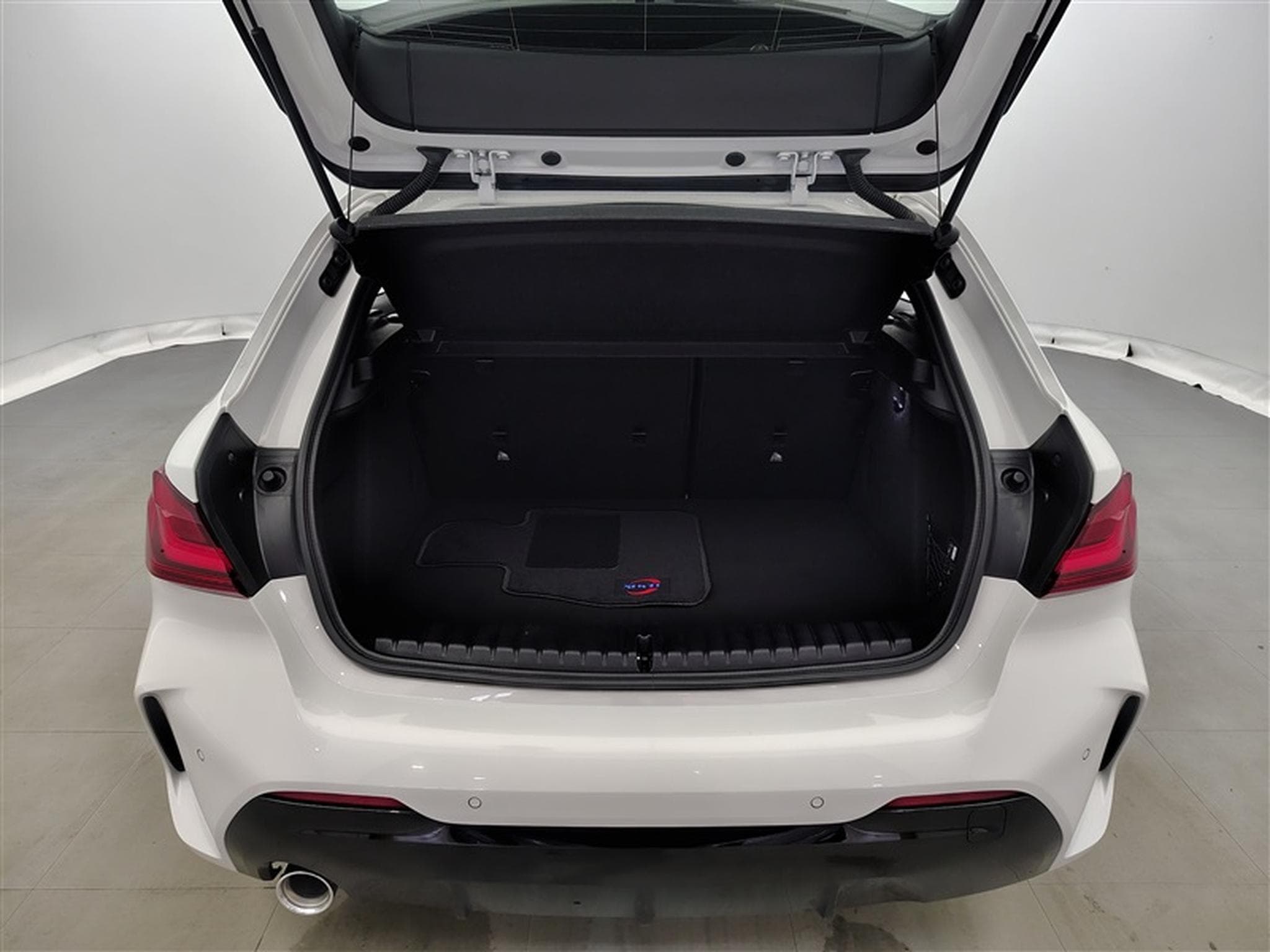 BMW 118 iA Pack M NAVI / FULL LED / S-CUIR (2024) - Photo 14