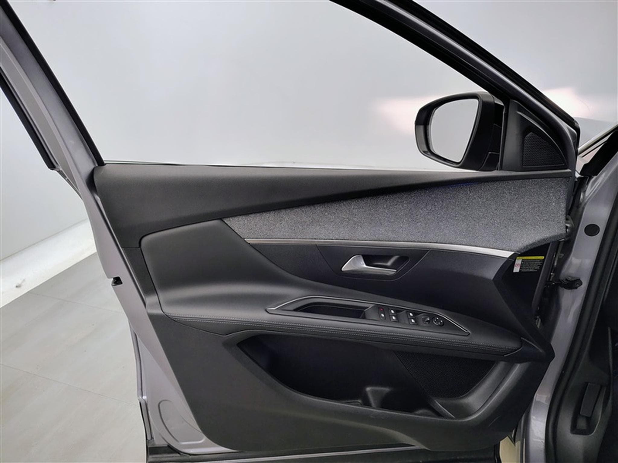 Peugeot 3008 1.2 PureTech 130cv EAT8 Allure Pack NAVI / CAMERA / JA 18" (2019) - Photo 17