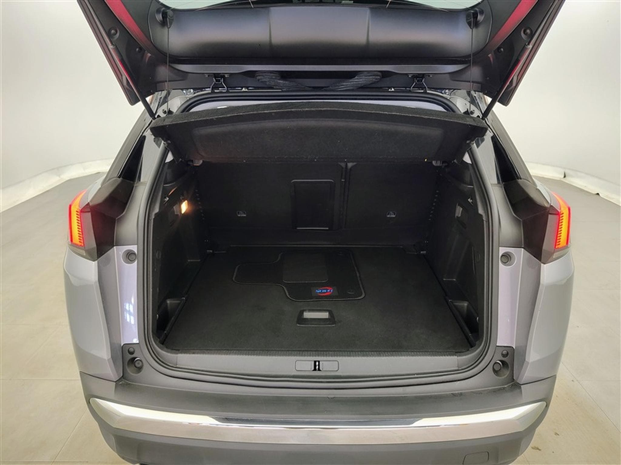 Peugeot 3008 1.2 PureTech 130cv EAT8 Allure Pack NAVI / CAMERA / JA 18" (2019) - Photo 14