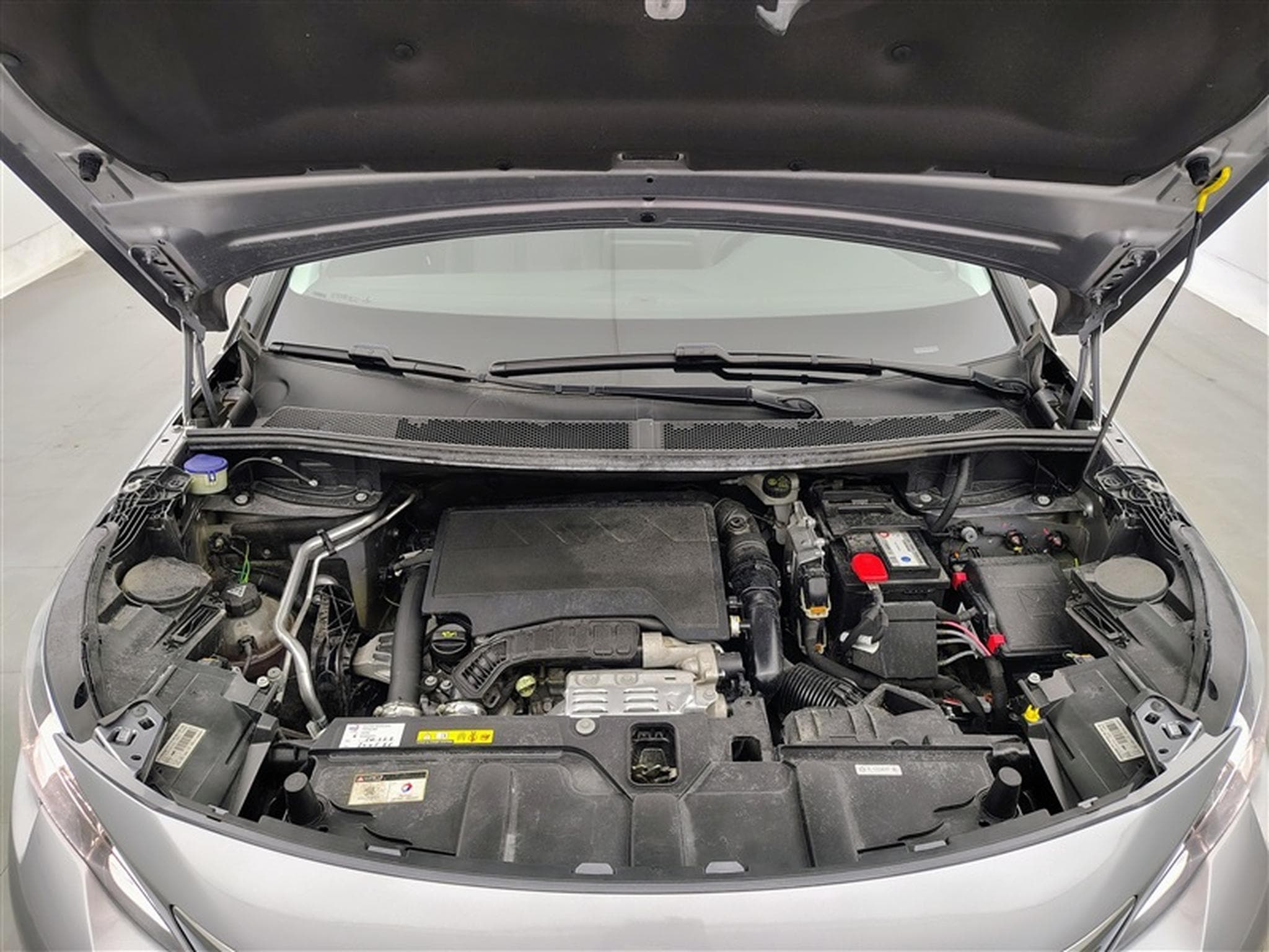 Peugeot 3008 1.2 PureTech 130cv EAT8 Allure Pack NAVI / CAMERA / JA 18" (2019) - Photo 19