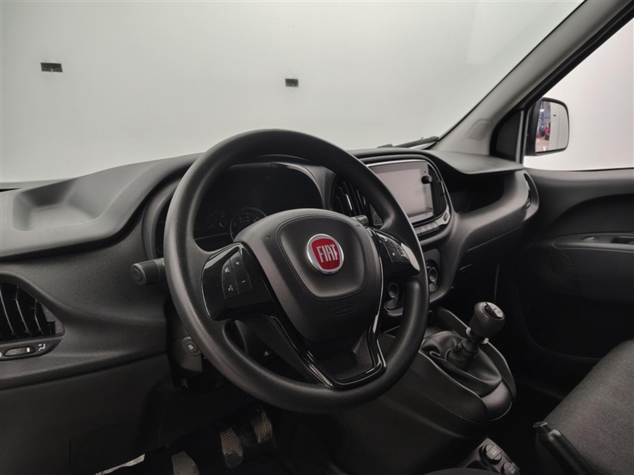 Fiat Doblo 1.6 MJET Cargo CLIM / CARPLAY (2022) - Photo 8
