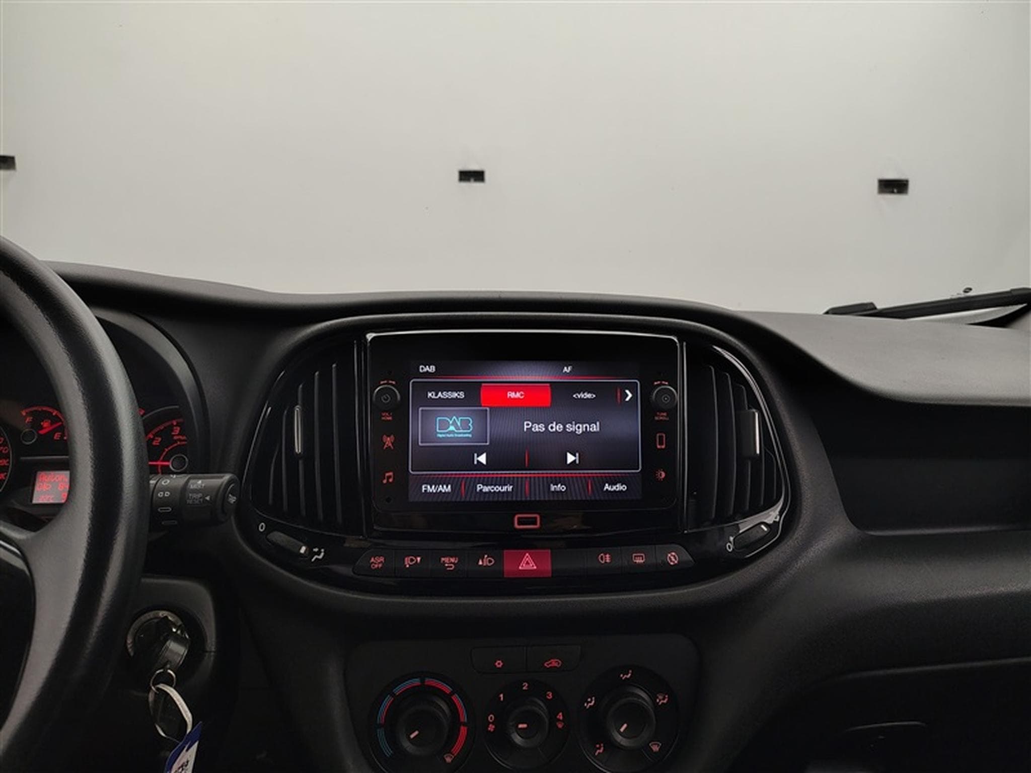 Fiat Doblo 1.6 MJET Cargo CLIM / CARPLAY (2022) - Photo 11