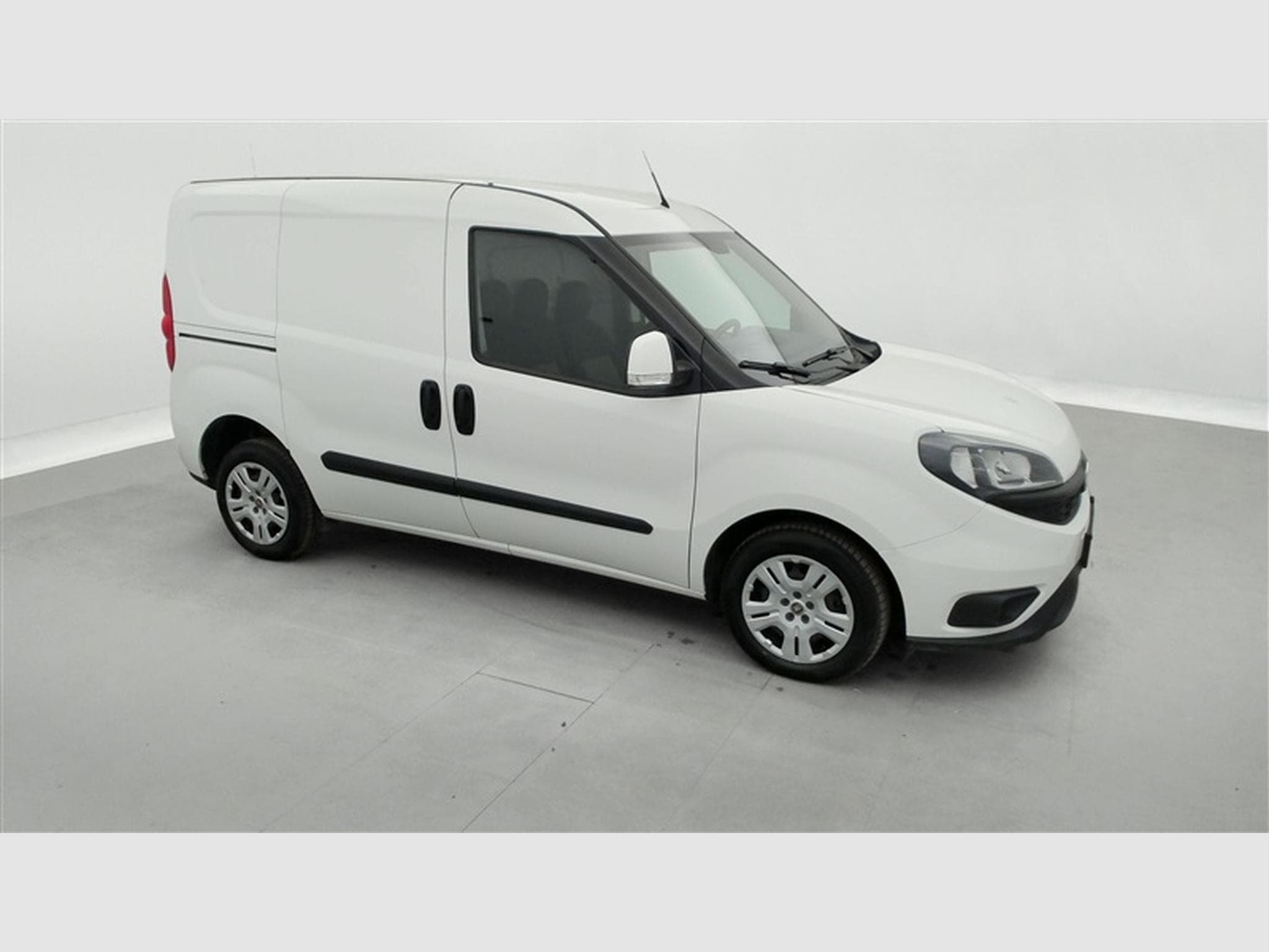 Fiat Doblo 1.6 MJET Cargo CLIM / CARPLAY (2022) - Photo 21
